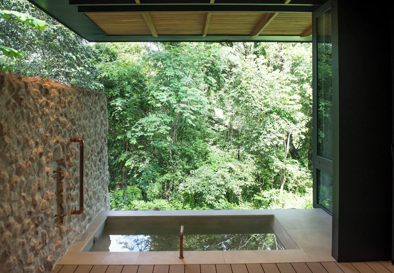 Rio Perdido — Exterior, Bagaces