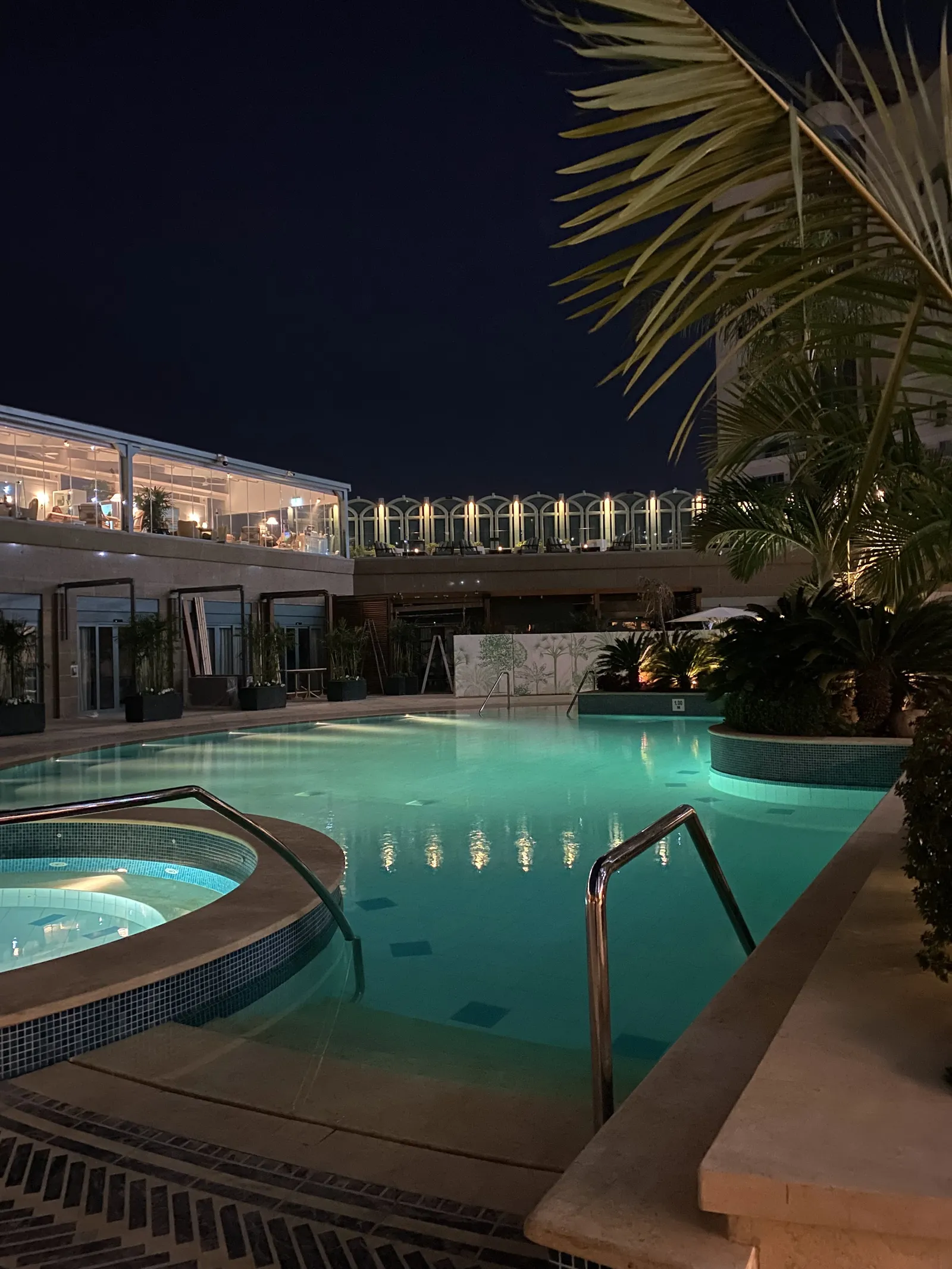 Four Seasons Hotel Cairo at Nile Plaza — Exterior, Cairo