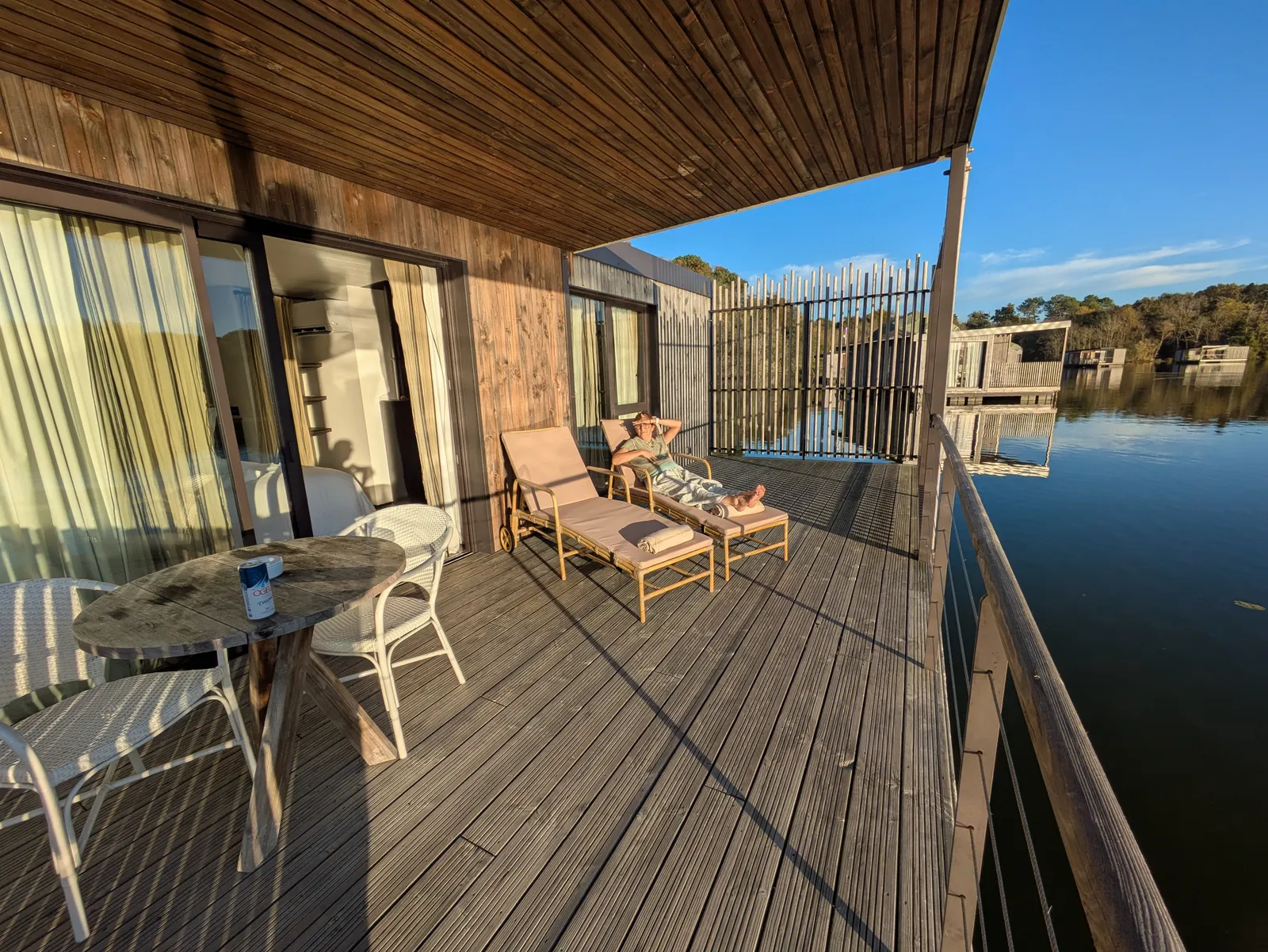 Brindos Lac Chateau — Exterior, Anglet