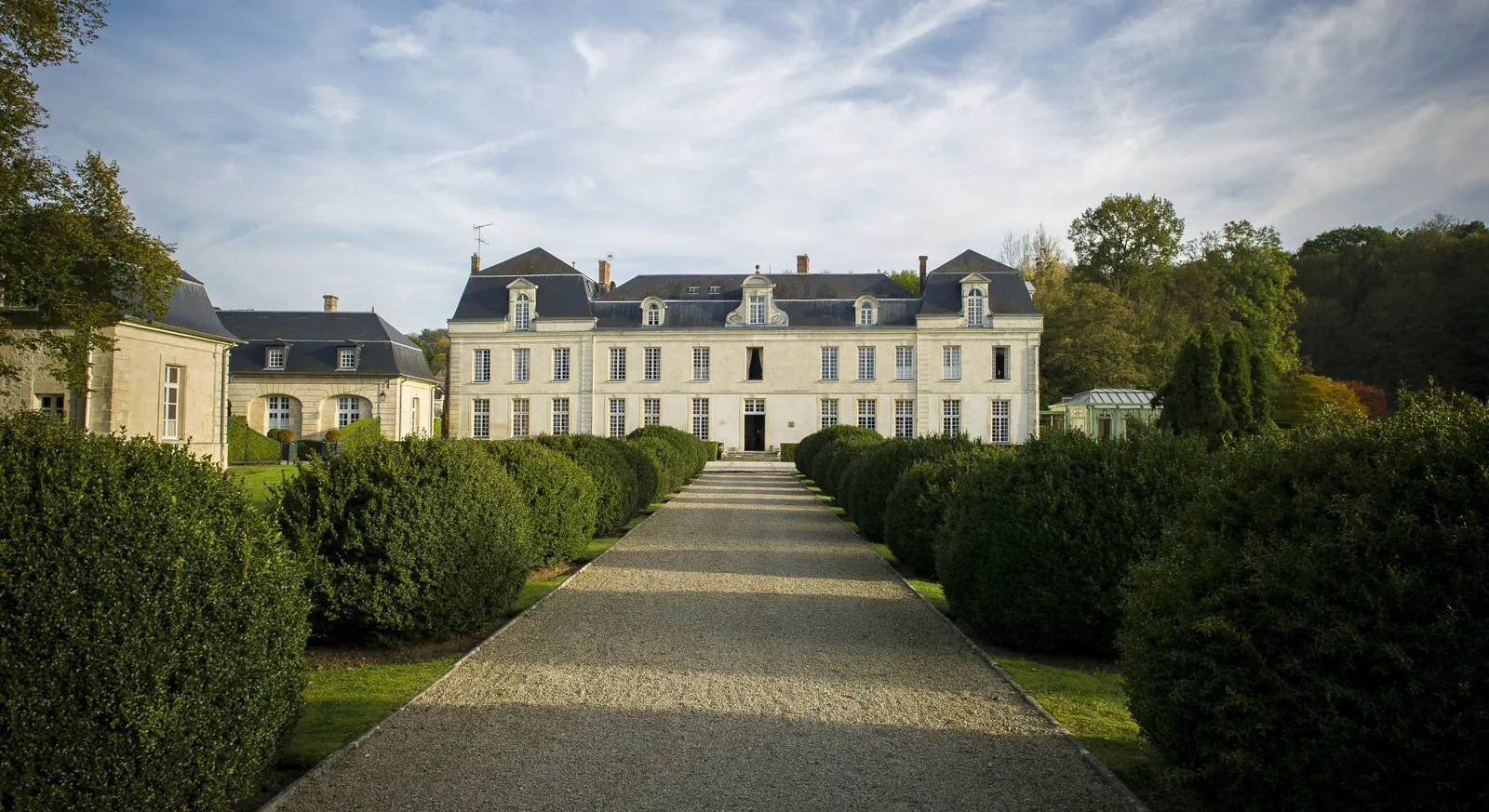 Chateau De Courcelles, Courcelles