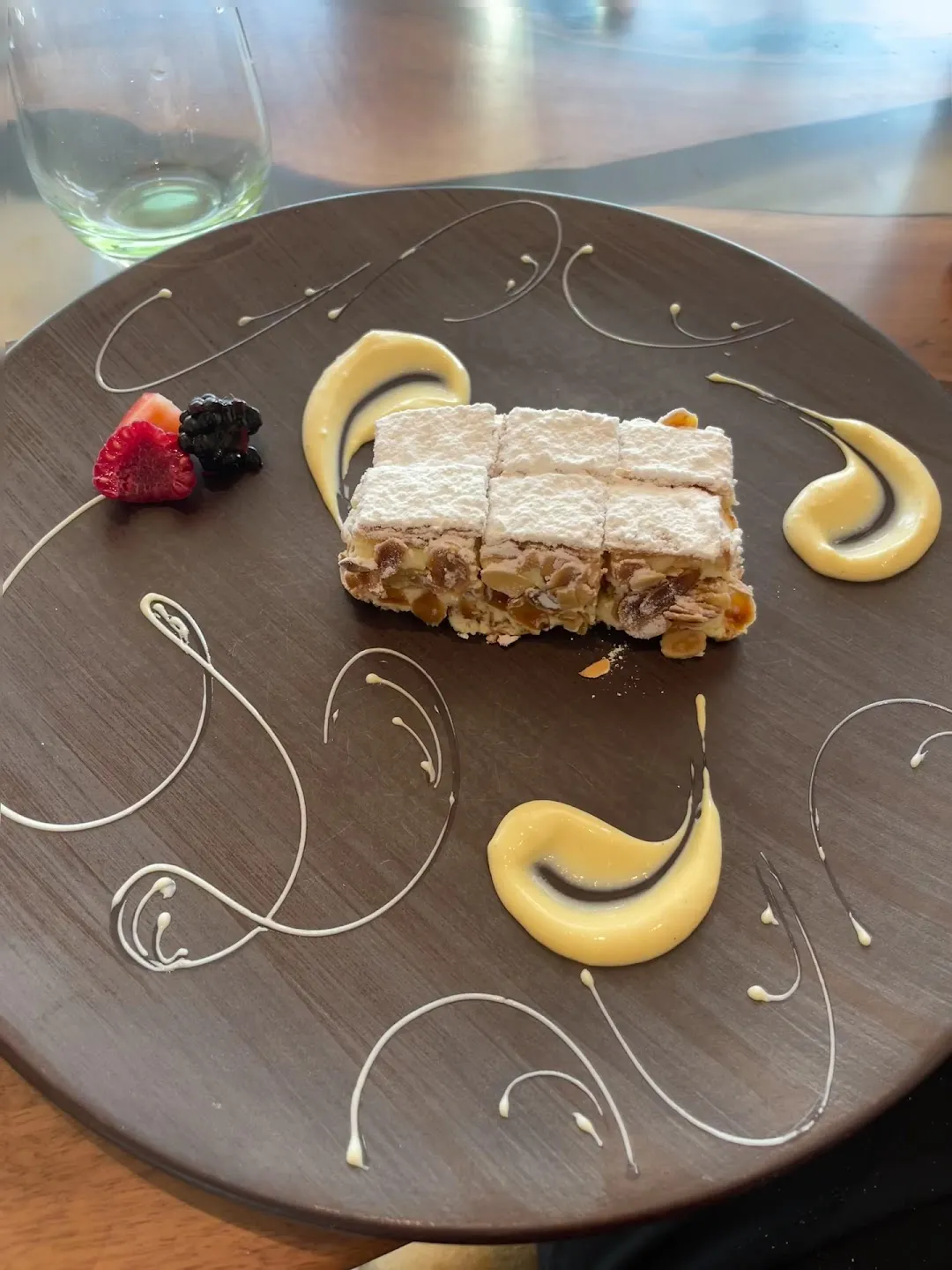 La Cote Saint Jacques Spa — At a glance, Joigny