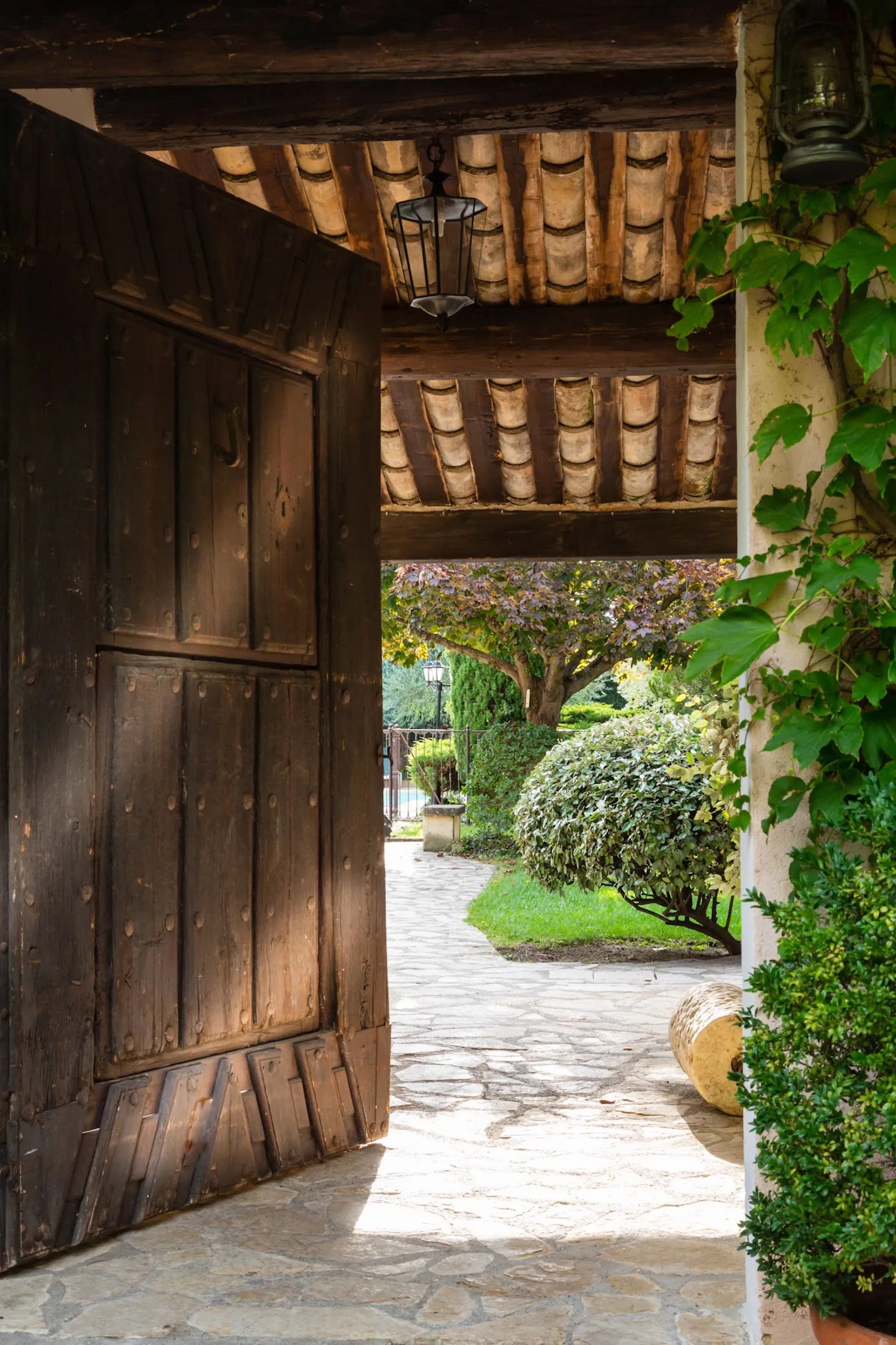 Auberge De Cassagne Spa — Exterior, Le Pontet