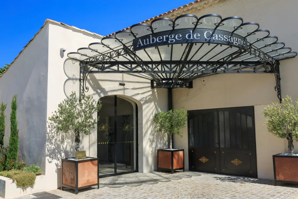 Auberge De Cassagne Spa — Exterior, Le Pontet