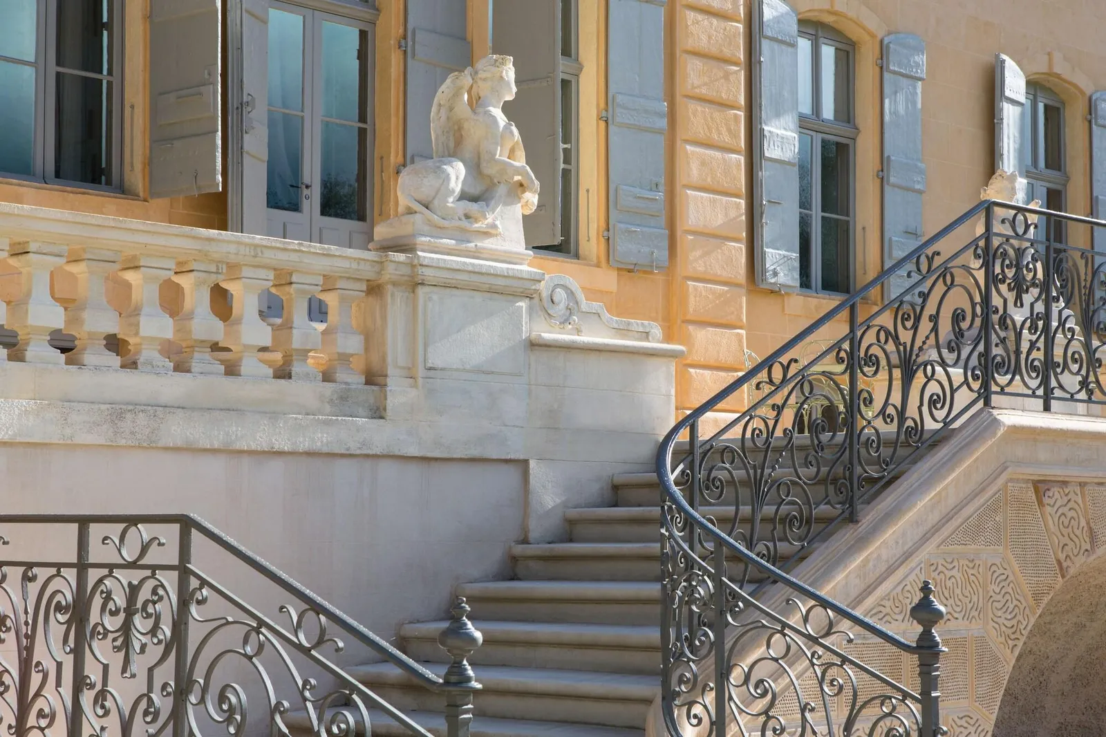 Chateau De Fonscolombe — Exterior, Le Puy-Sainte-Réparade