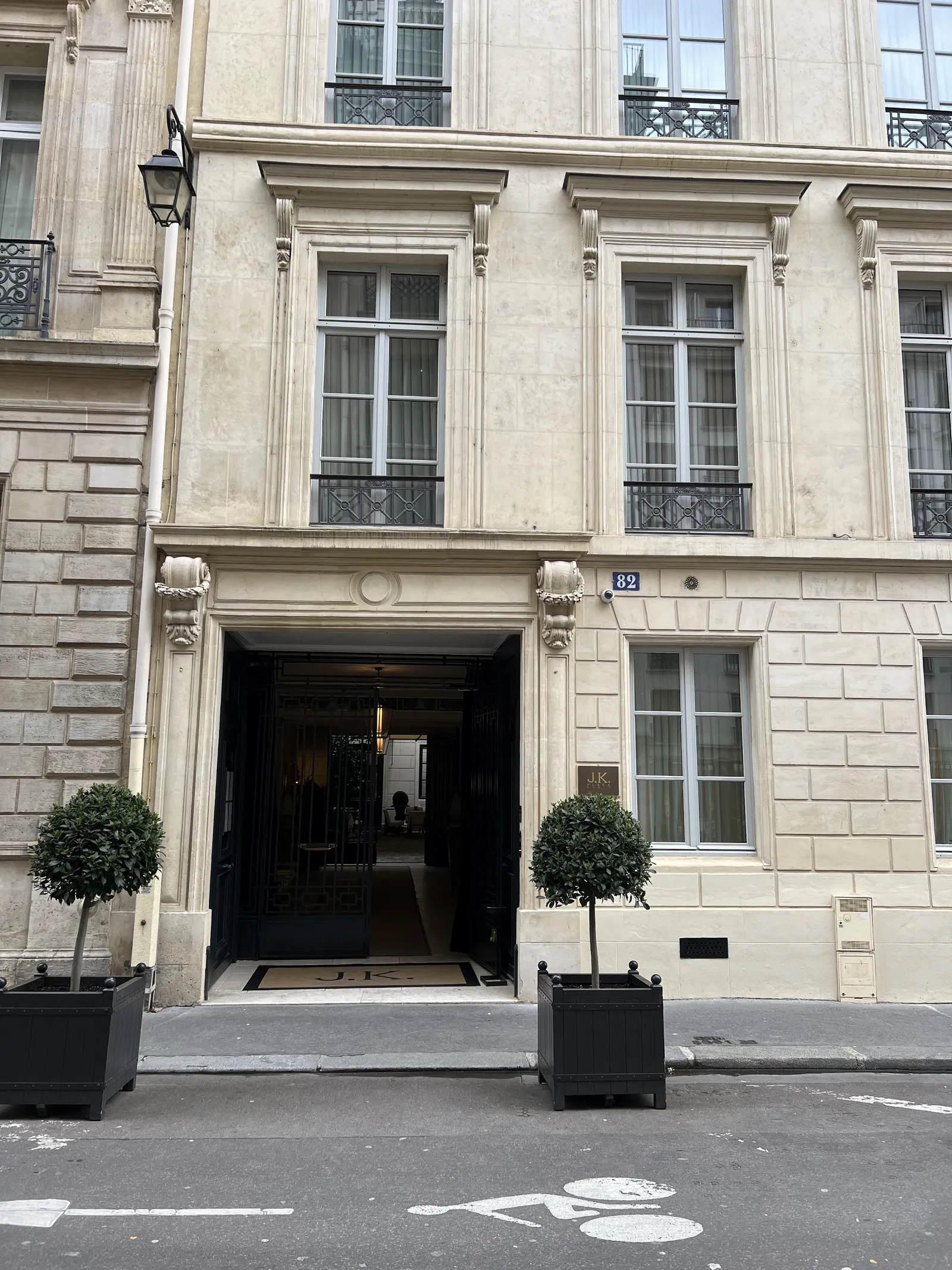 J.K. Place Paris — Exterior, Paris