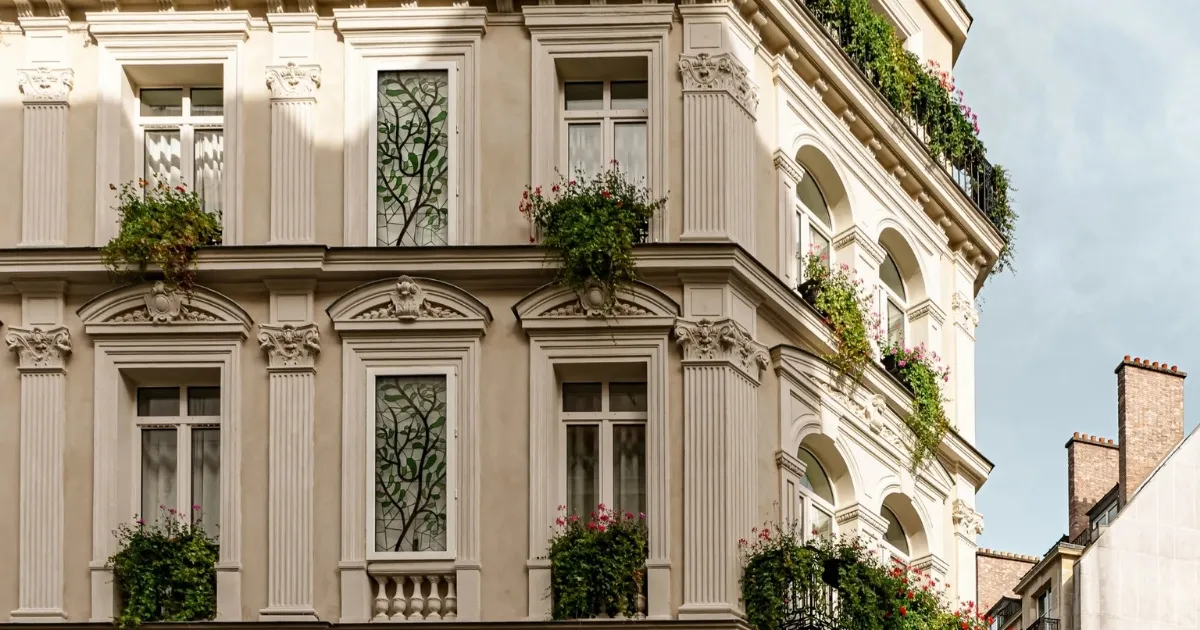Chateau Des Fleurs, Paris