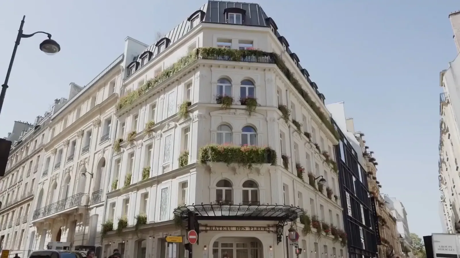 Chateau Des Fleurs, Paris