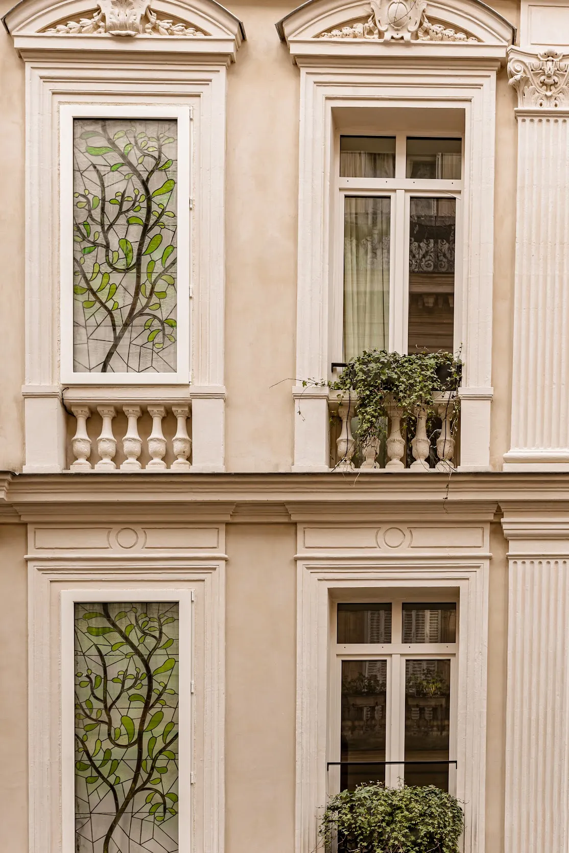 Chateau Des Fleurs — Exterior, Paris