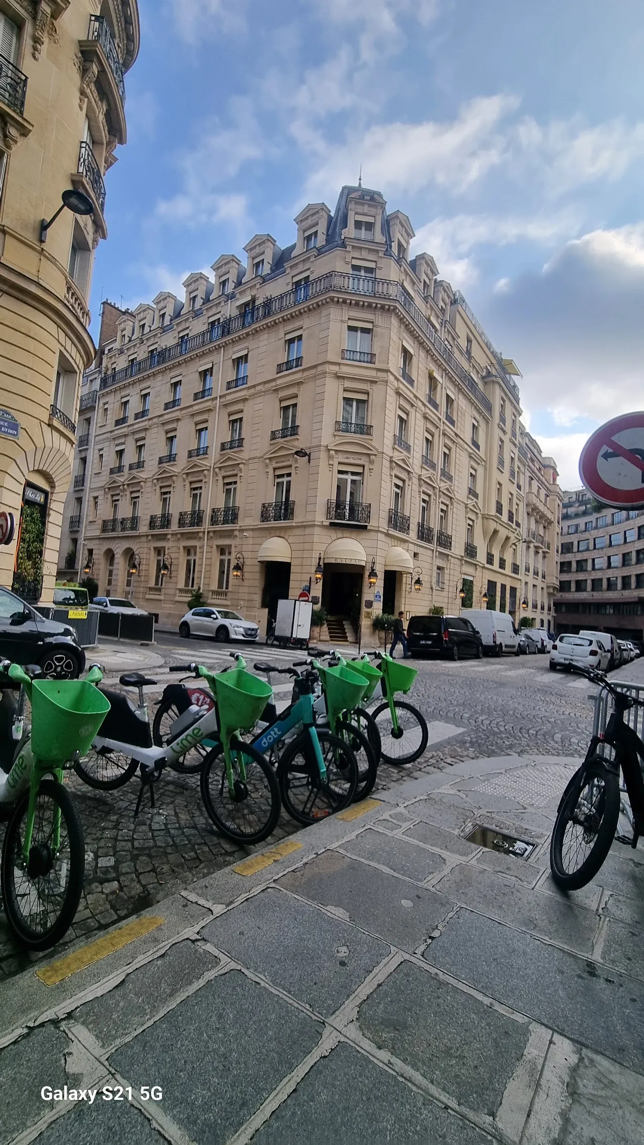 Hotel Balzac — Exterior, Paris