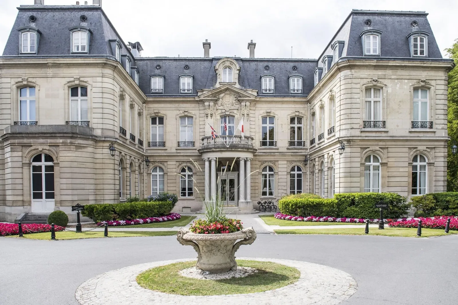 Domaine Les Crayeres — Exterior, Reims