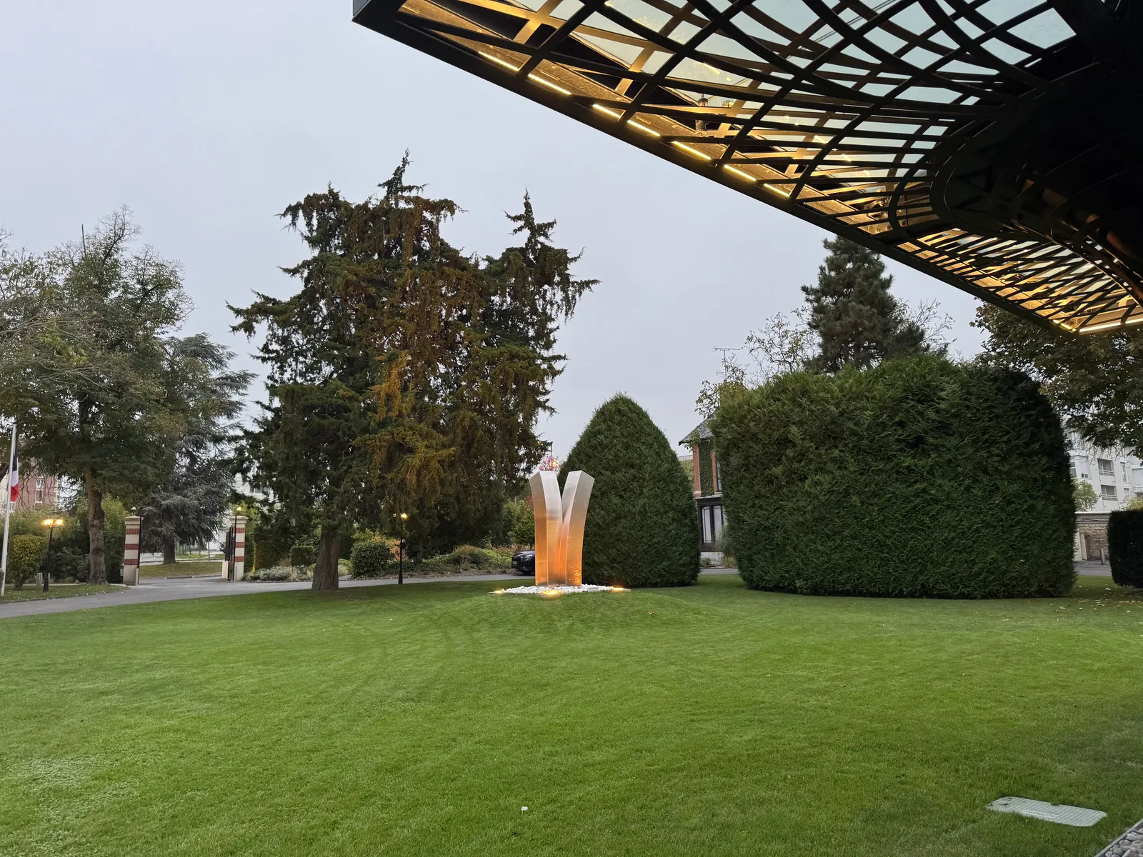 Assiette Champenoise — Exterior, Tinqueux