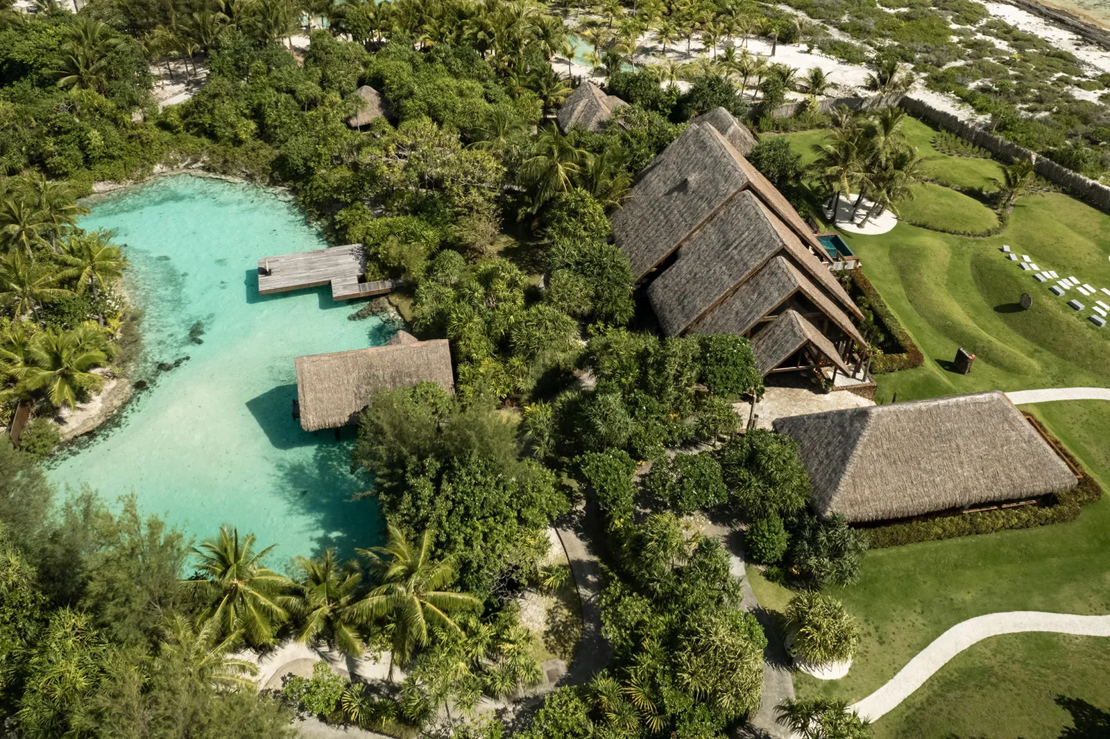 Four Seasons Resort Bora Bora — Exterior, Bora Bora