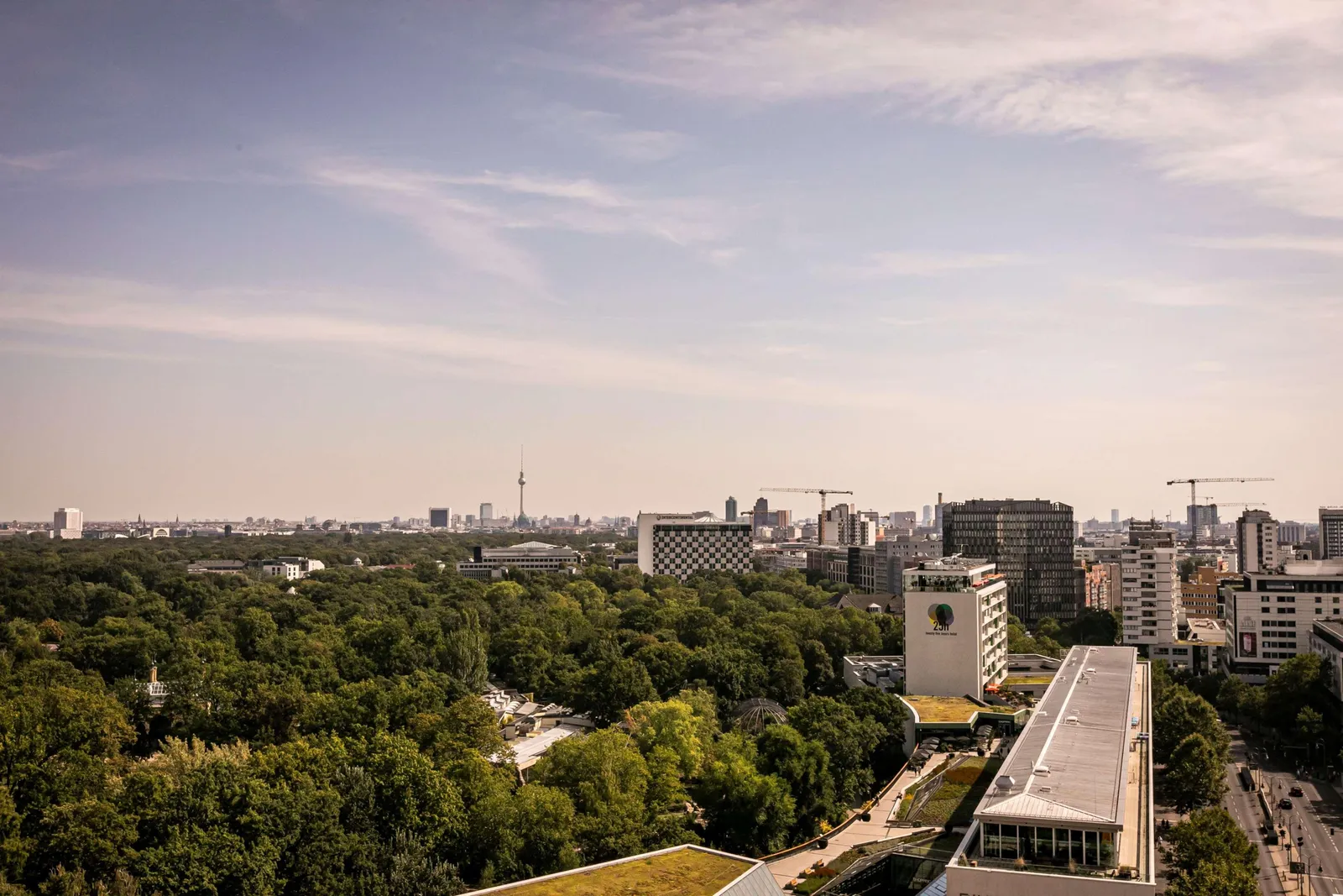 Waldorf Astoria Berlin — Exterior, Berlin