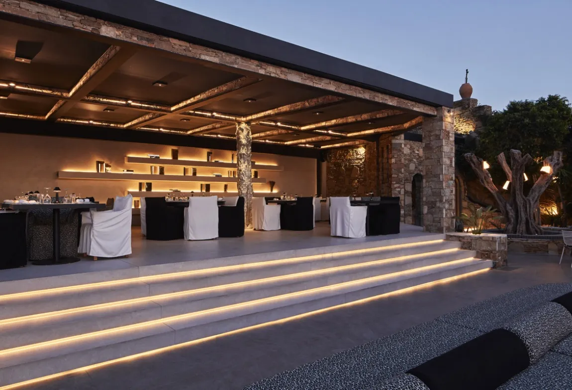Liostasi Hotel, Chora