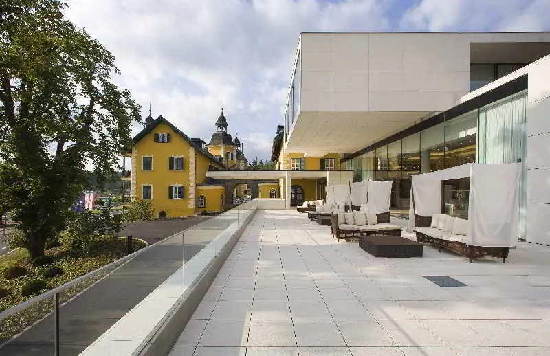 Falkensteiner Schlosshotel Velden — Exterior, Velden am Worther See