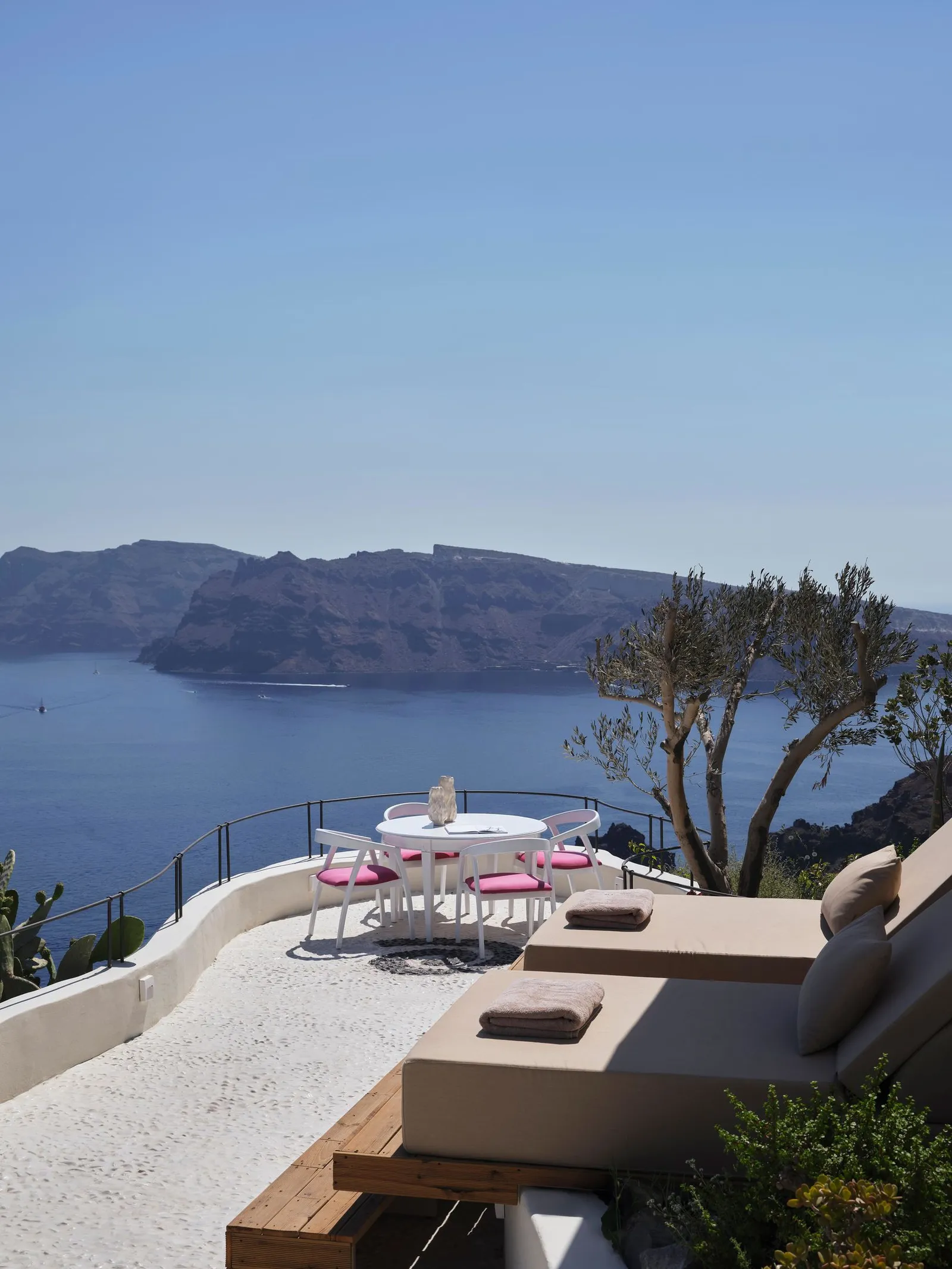 Andronis Luxury Suites — Exterior, Santorini