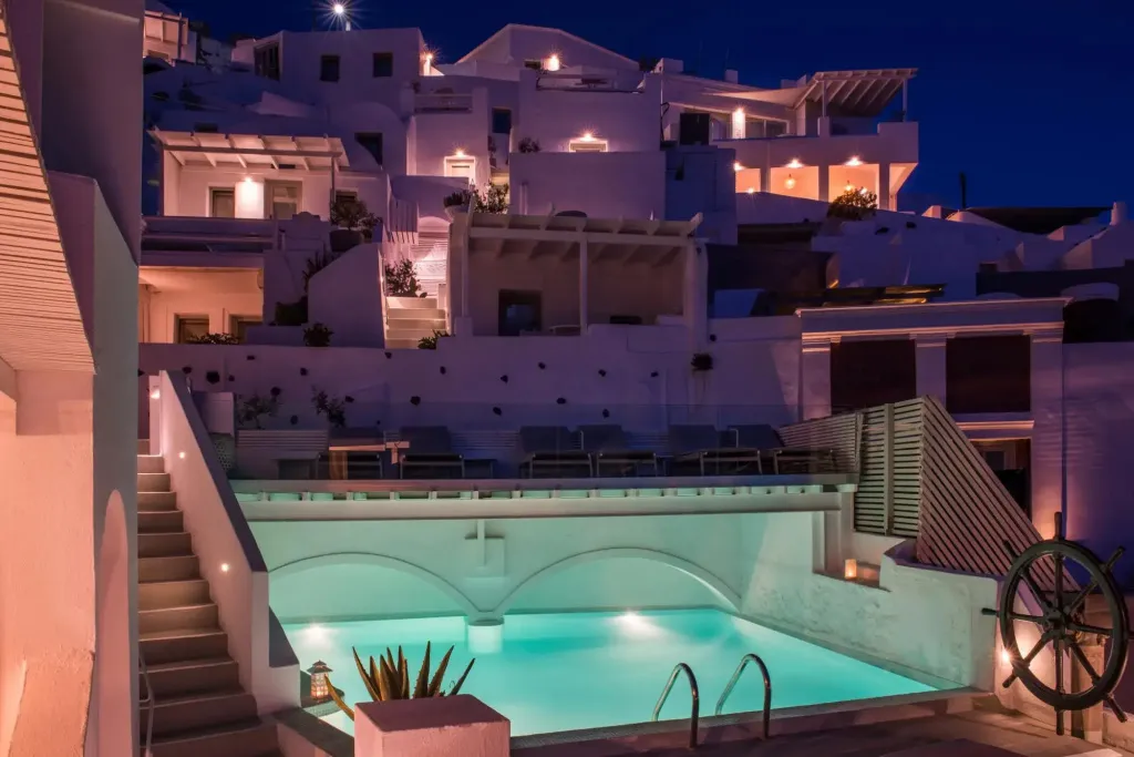 On The Rocks — Exterior, Imerovigli