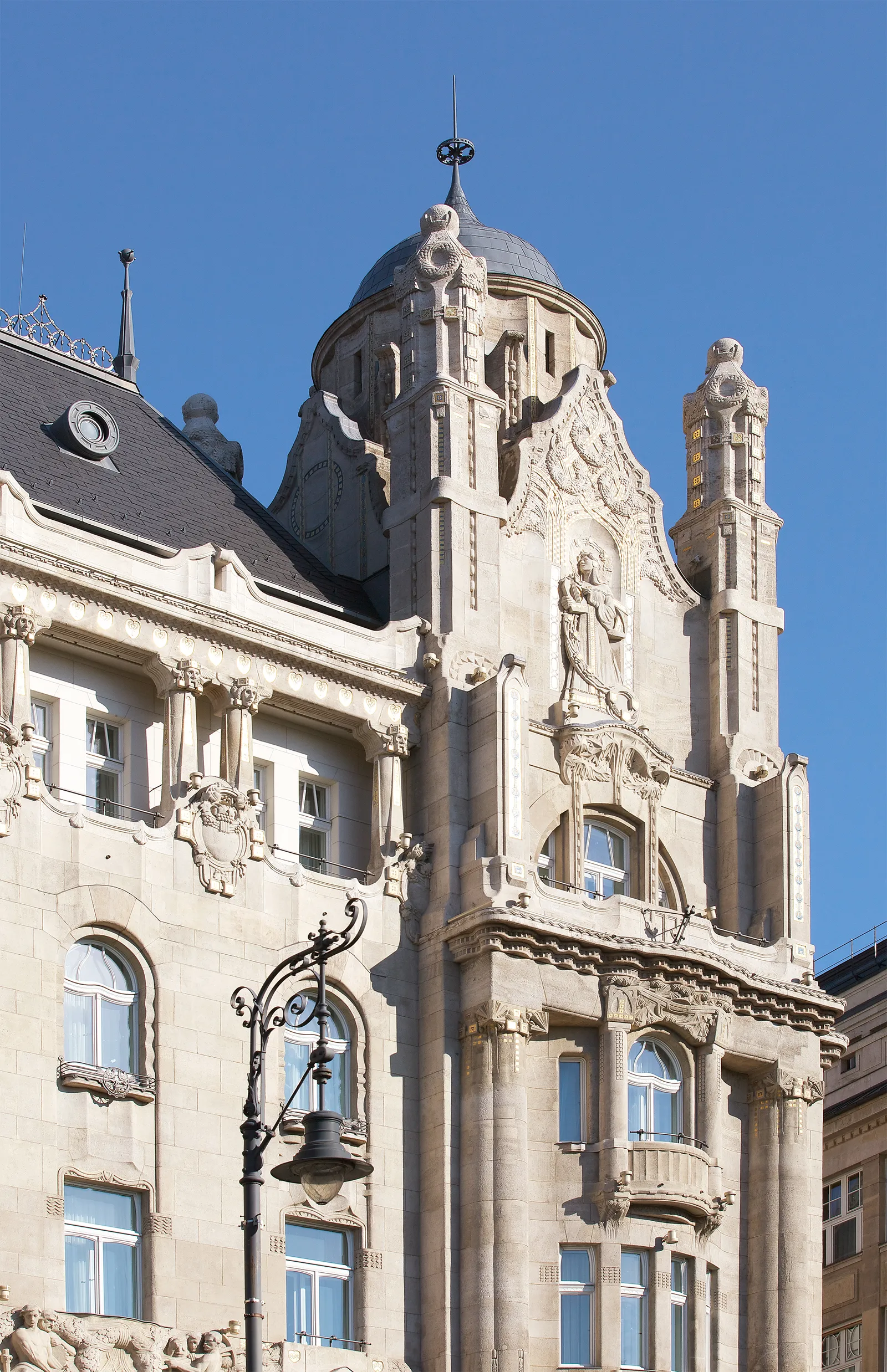Four Seasons Hotel Gresham Palace Budapest — Exterior, Budapest