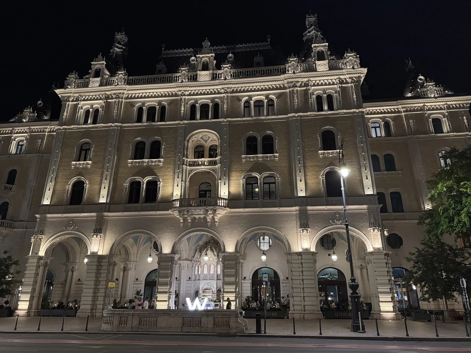 W Budapest — Exterior, Budapest