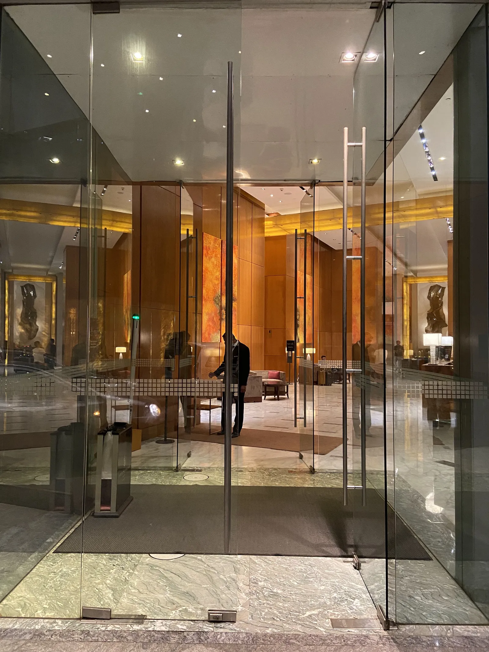 Four Seasons Hotel Mumbai — Exterior, Worli