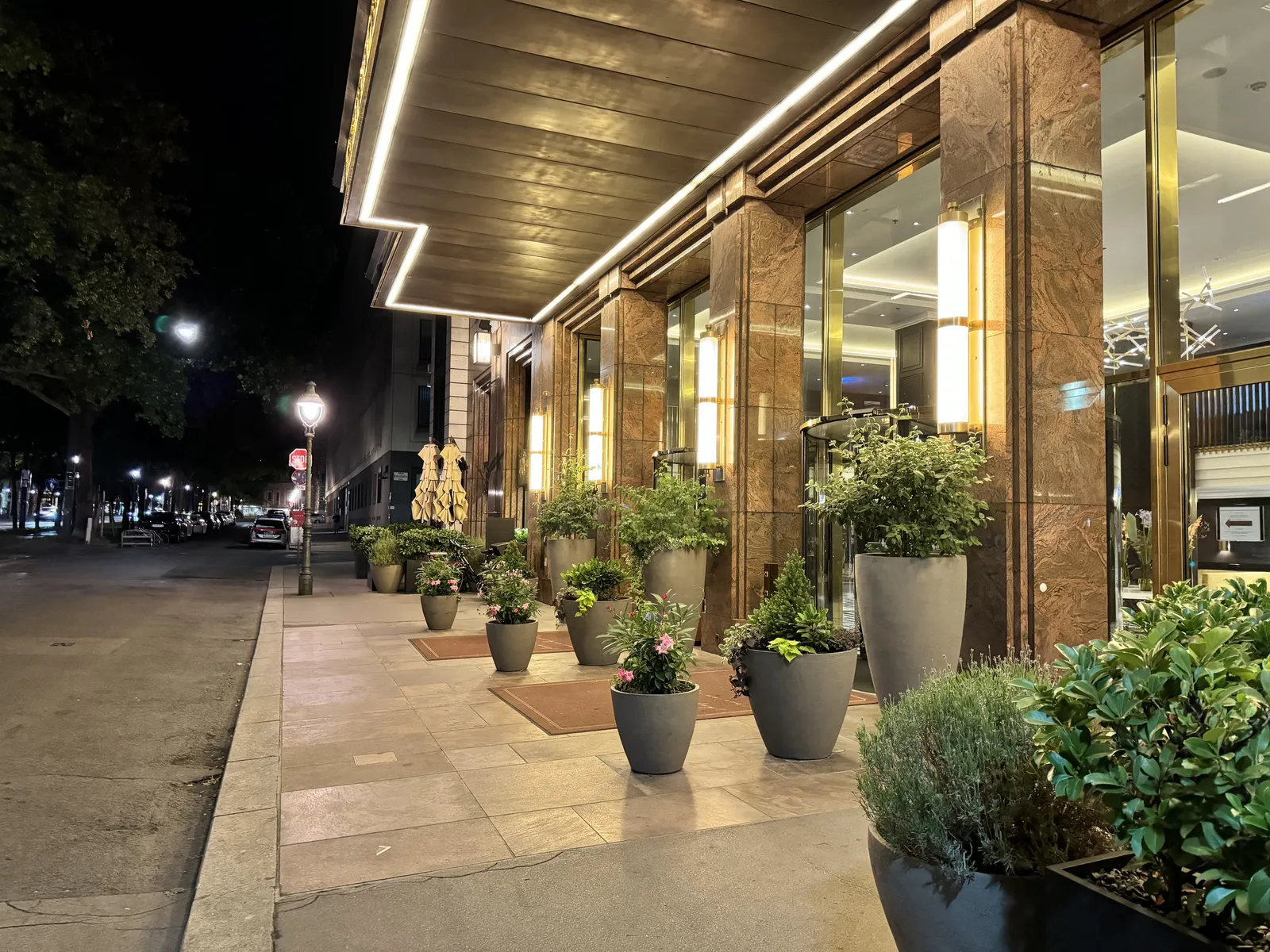 Hilton Vienna Plaza — Exterior, Vienna
