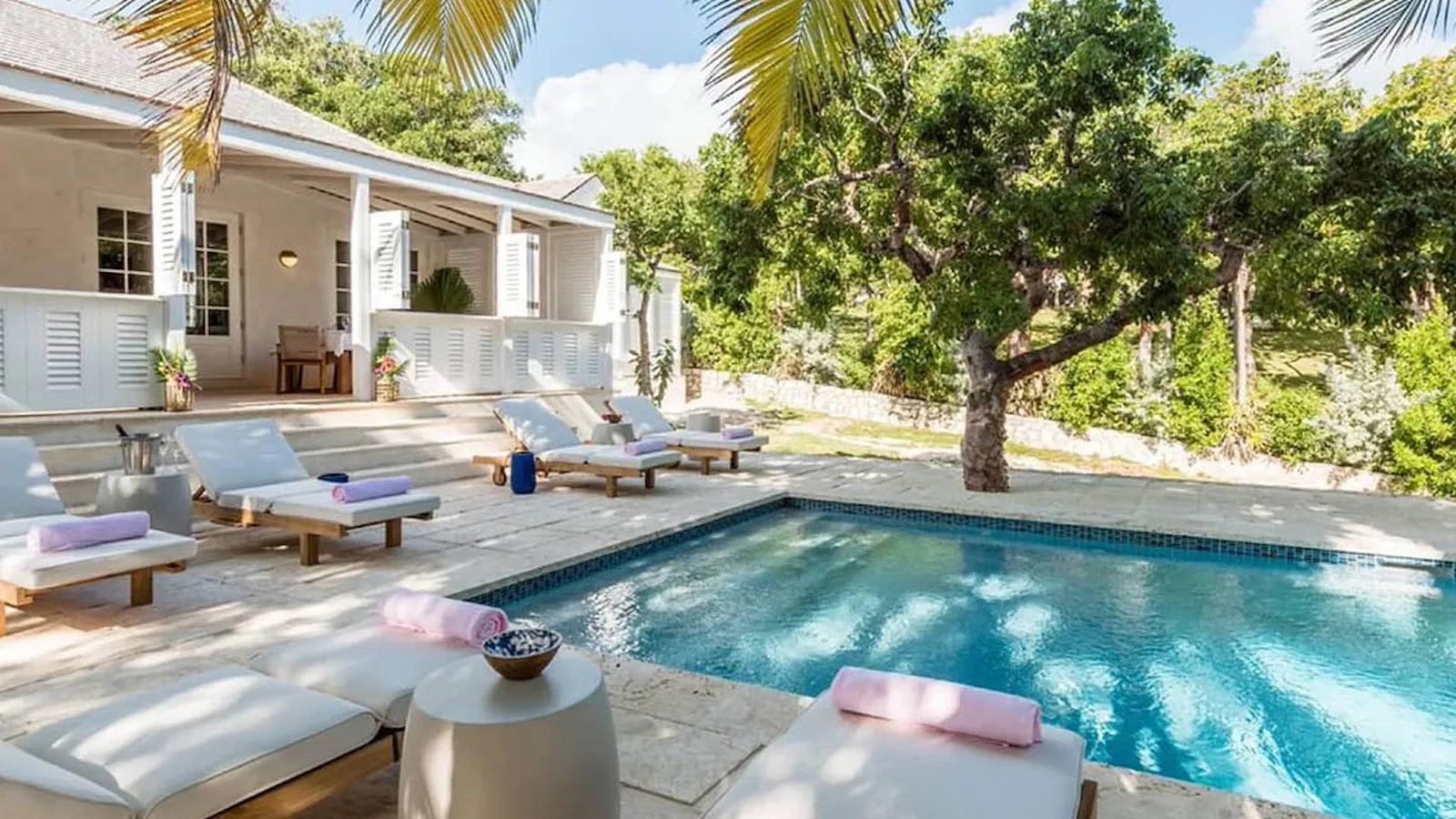 Pink Sands Resort — Exterior, Dunmore Town