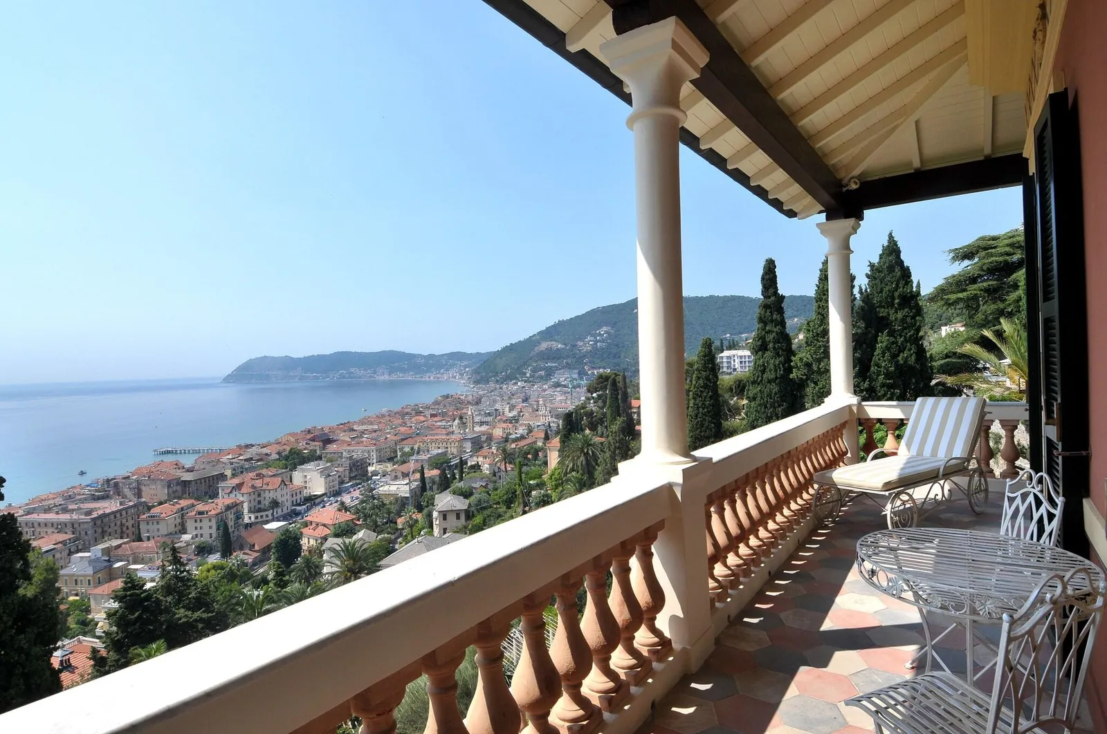 Villa Della Pergola — Exterior, Alassio