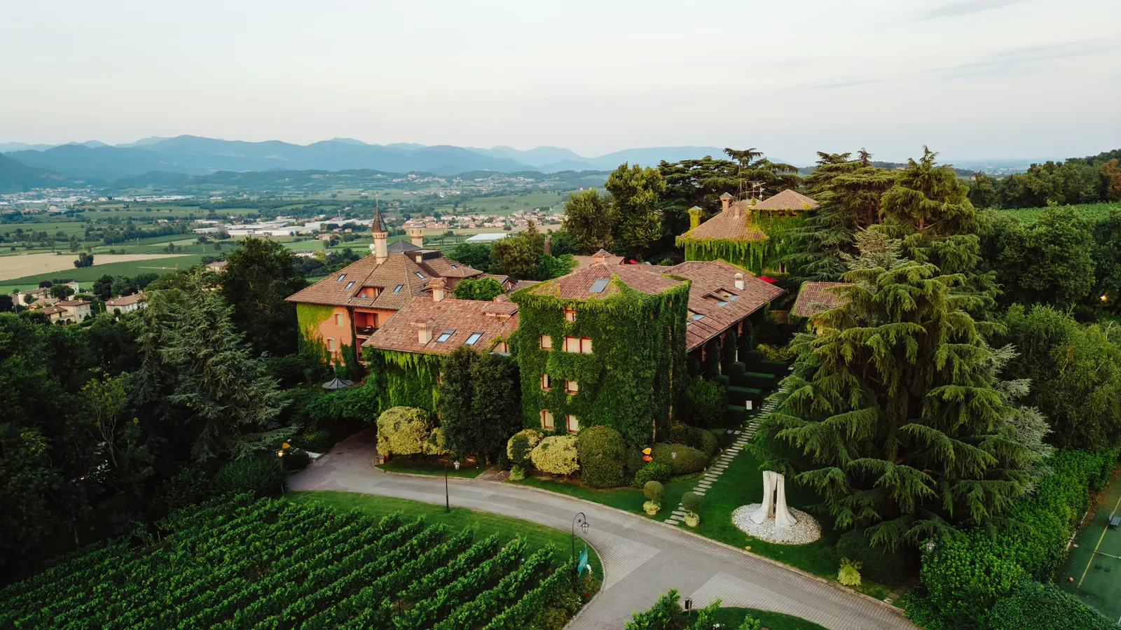 L Albereta — Exterior, Erbusco