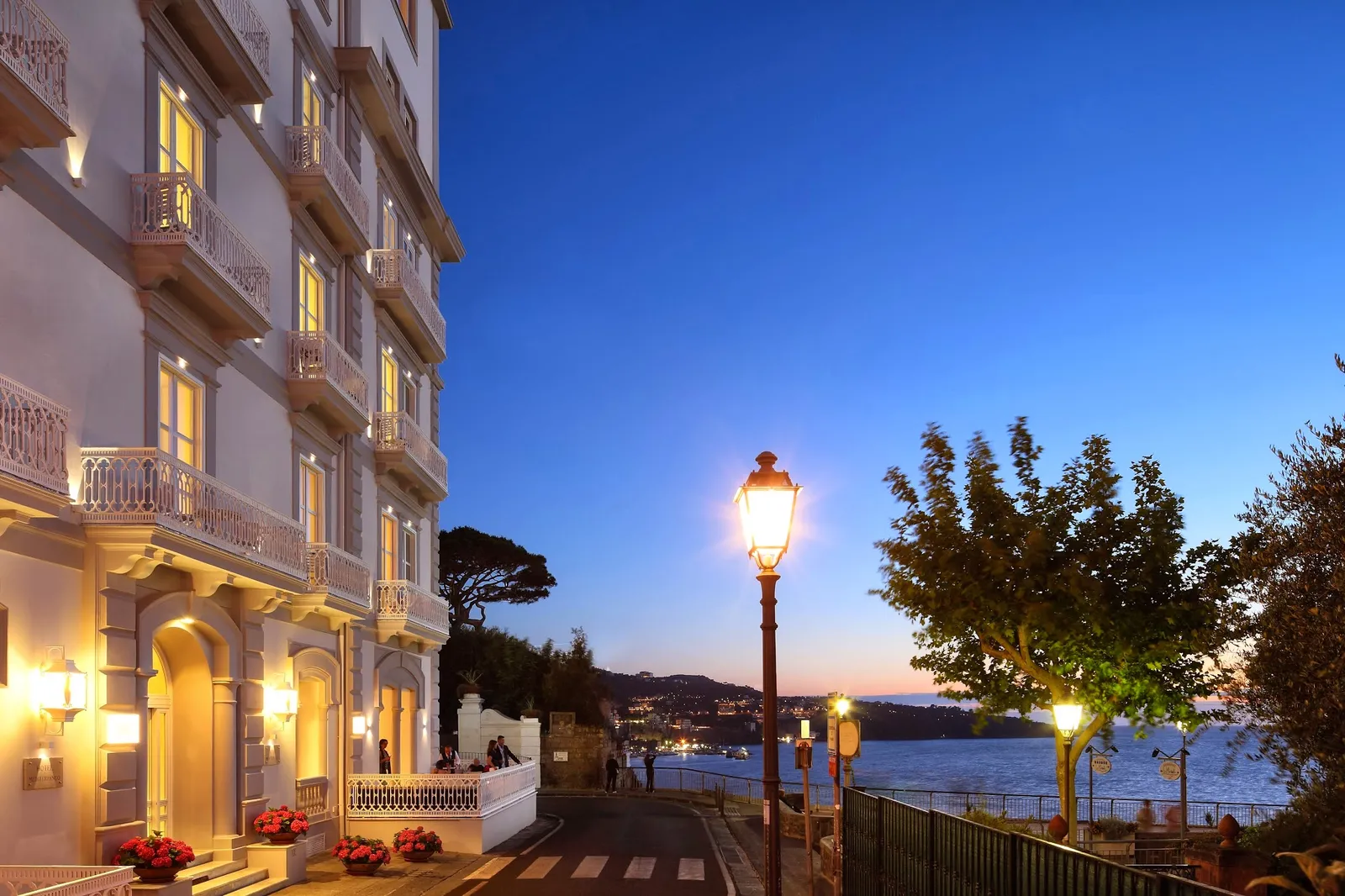 Hotel Mediterraneo Sorrento — Exterior, Naples