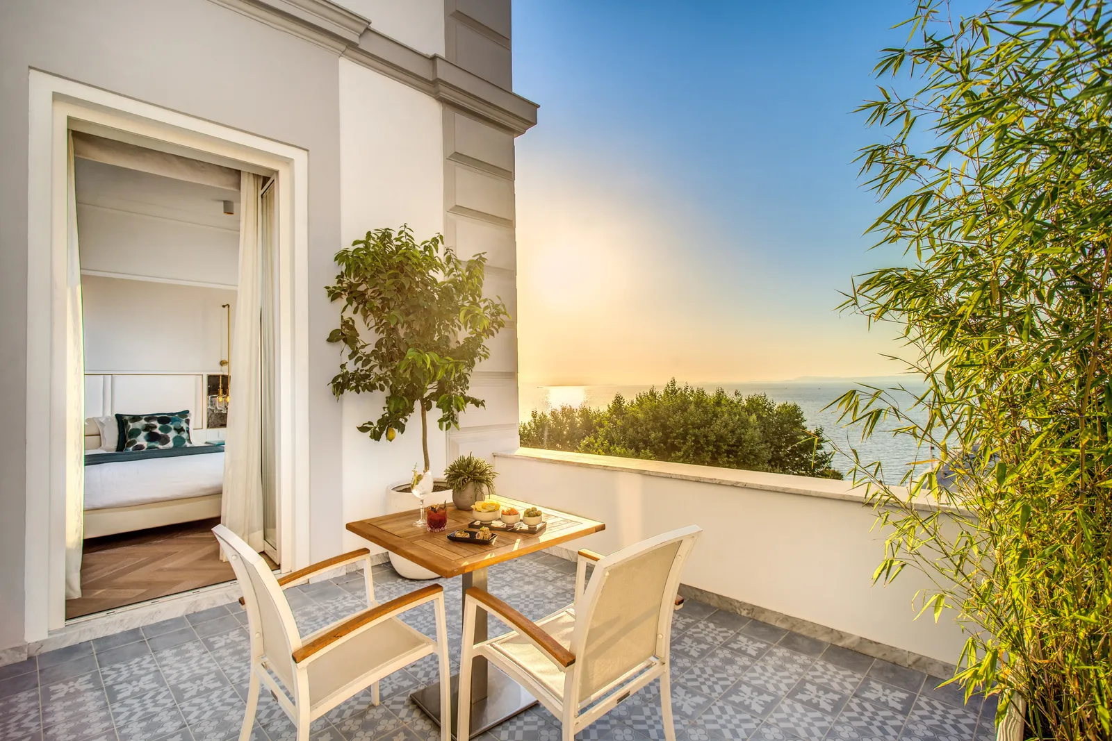 Hotel Mediterraneo Sorrento — Exterior, Naples