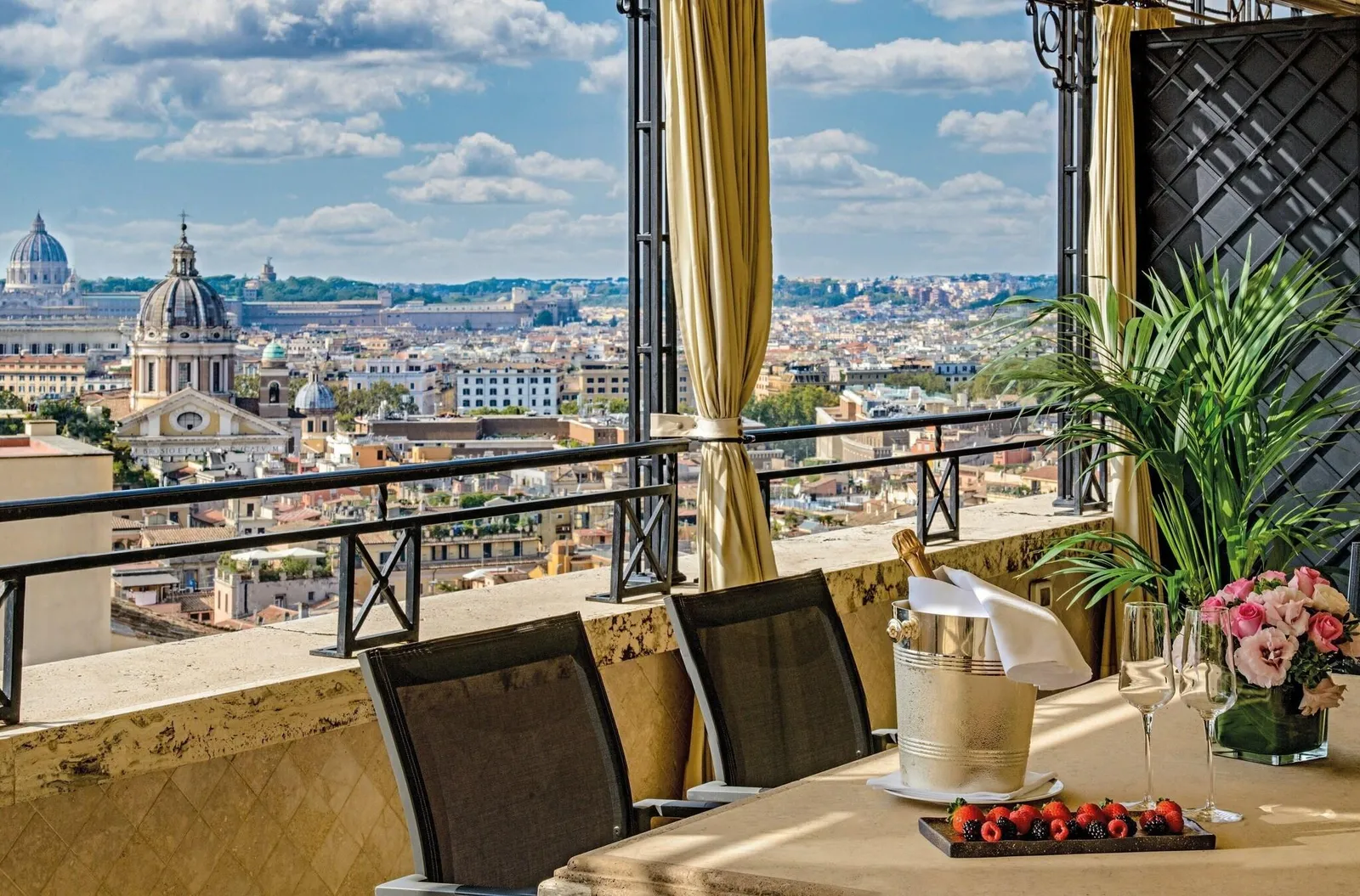 Hassler Roma — Exterior, Rome