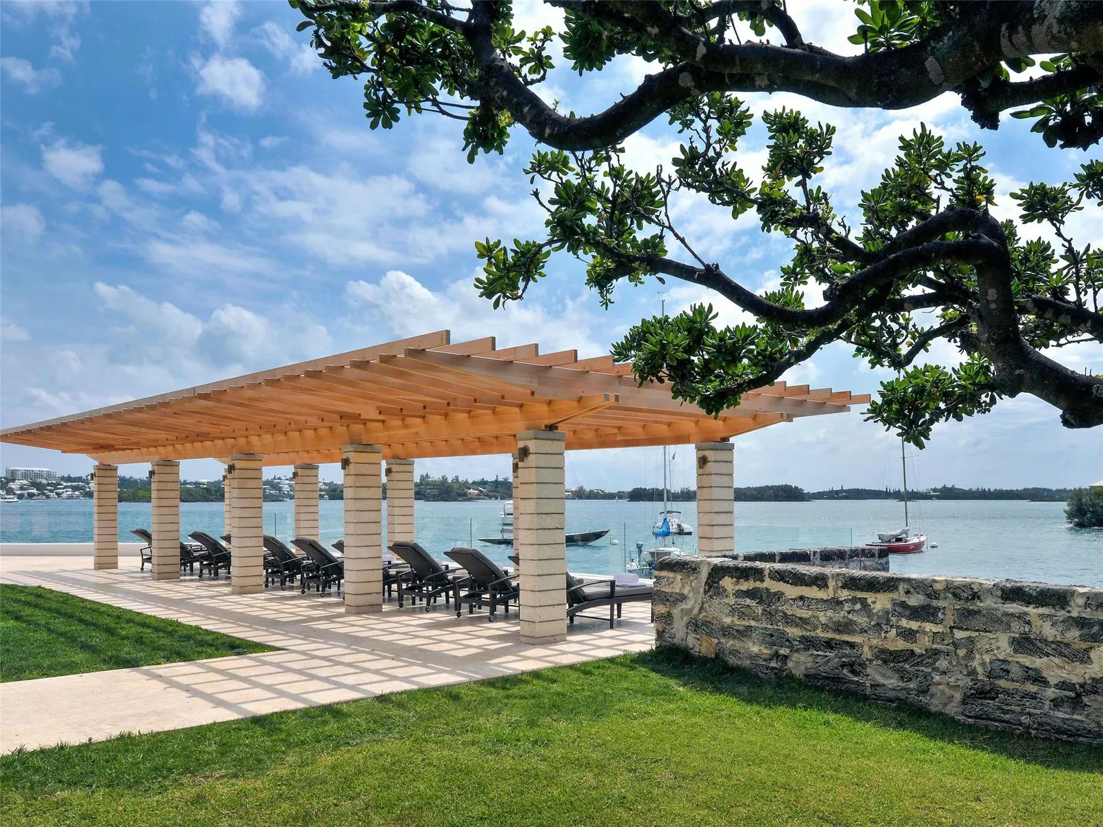 Hamilton Princess & Beach Club, A Fairmont Managed Hotel — Exterior, Pembroke Parish