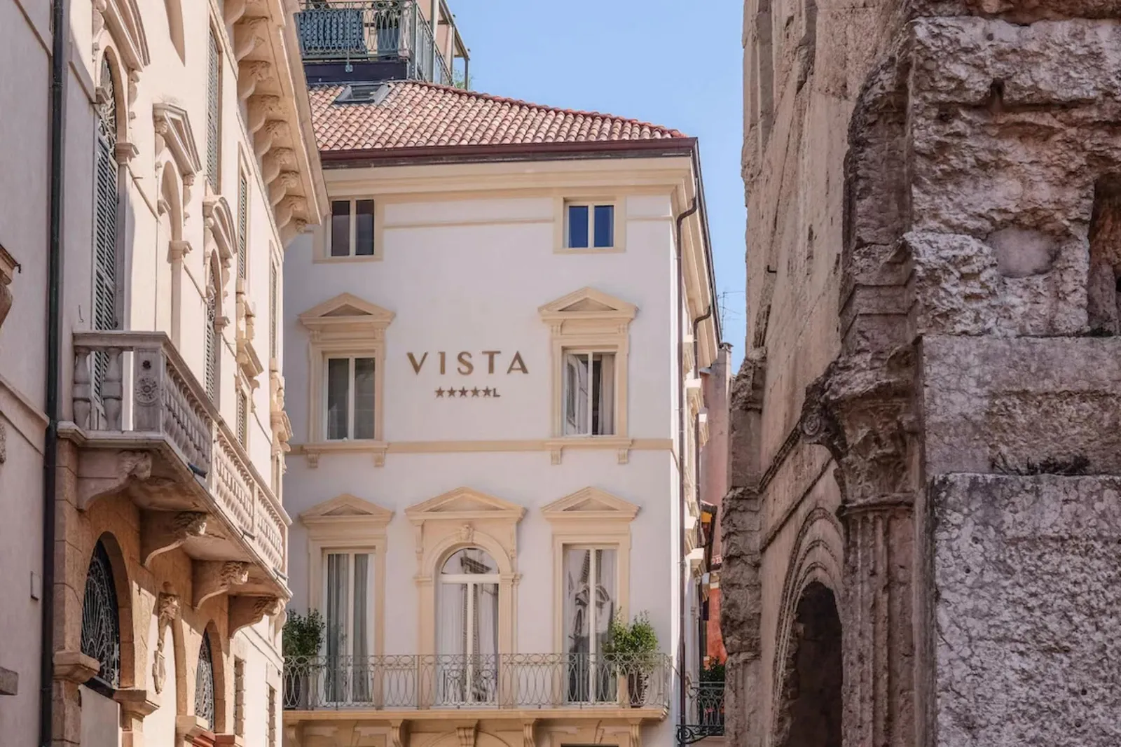 Vista Verona — Exterior, Verona