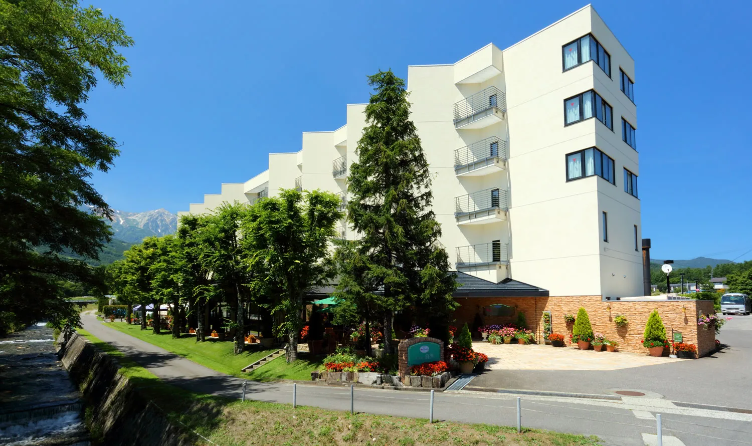 The Blackpine Hotel — Exterior, Hakuba