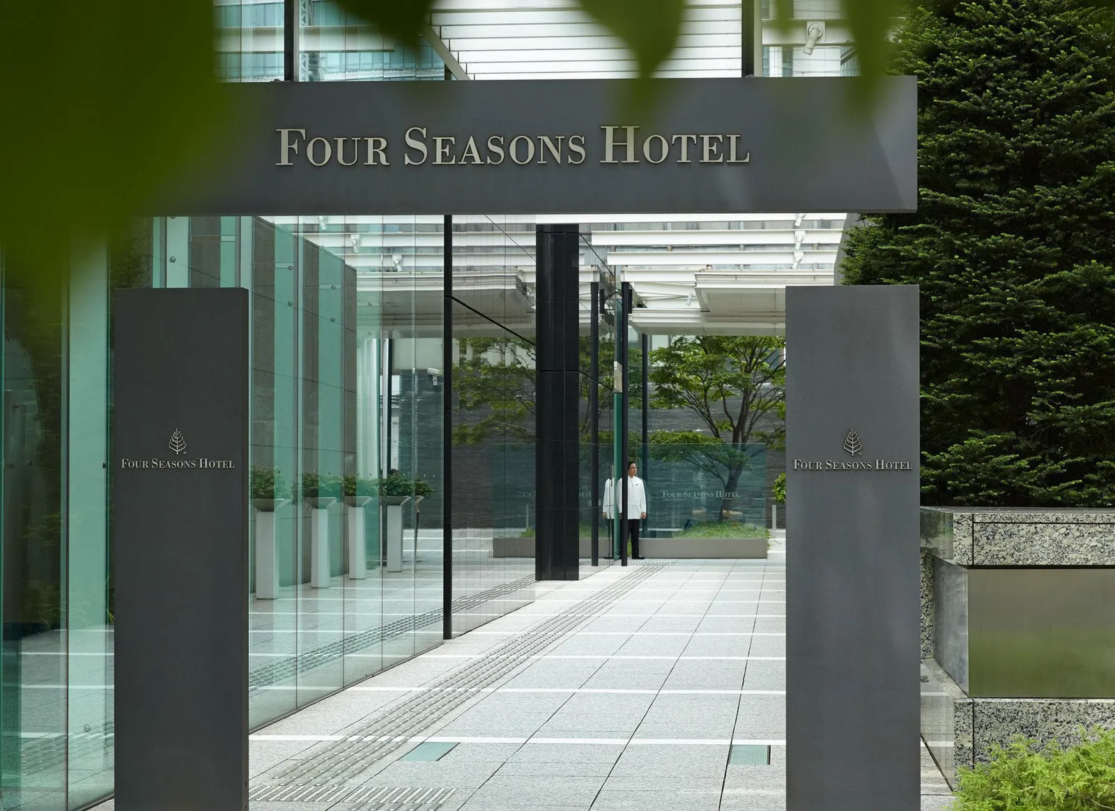Four Seasons Hotel Tokyo at Marunouchi — Exterior, Tokyo