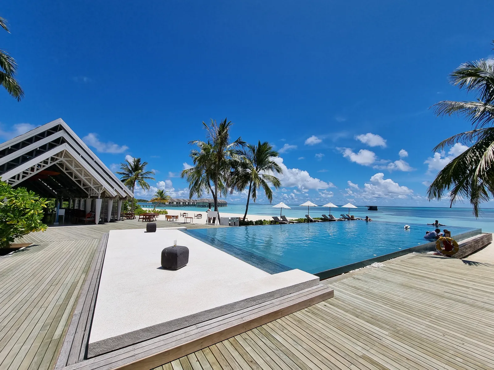 LUX* South Ari Atoll — Exterior, Dhidhoofinolhu
