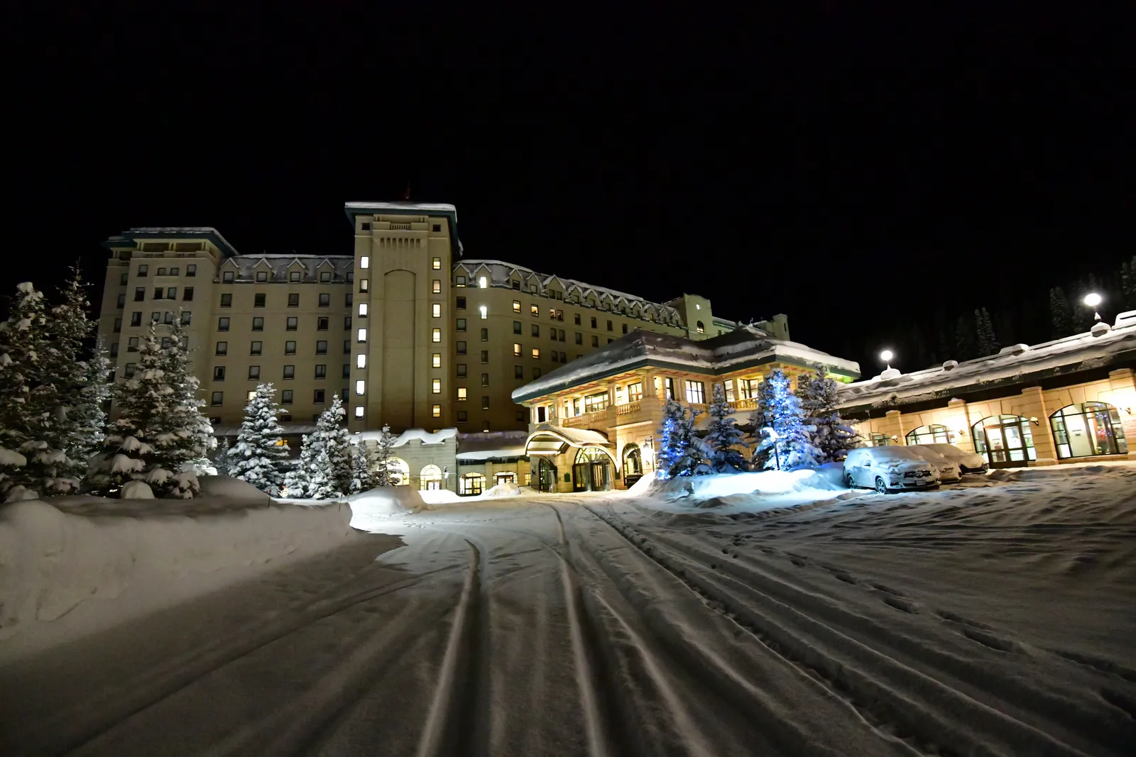 Fairmont Chateau Lake Louise — Exterior, Lake Louise