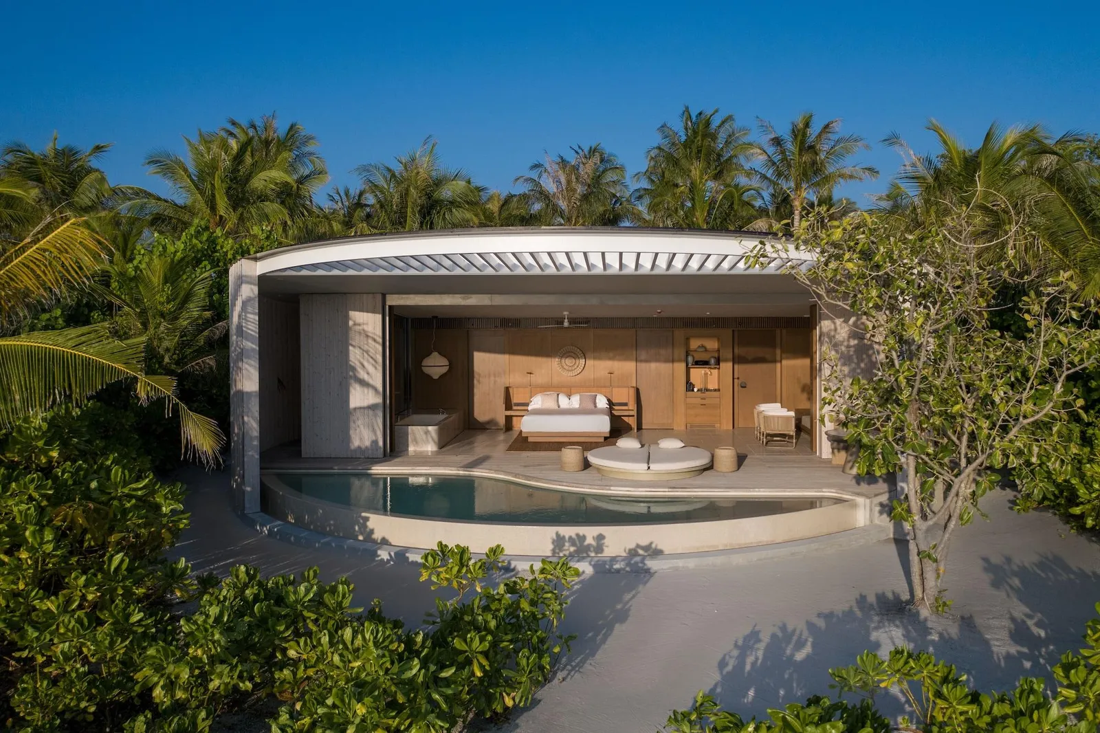 The Ritz-Carlton Maldives, Fari Islands — Exterior, Malé