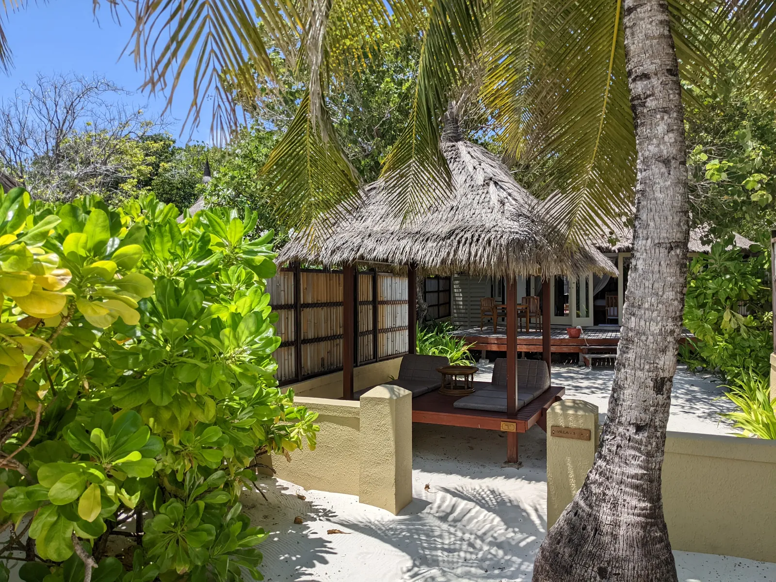 Banyan Tree Vabbinfaru — Exterior, North Malé Atoll