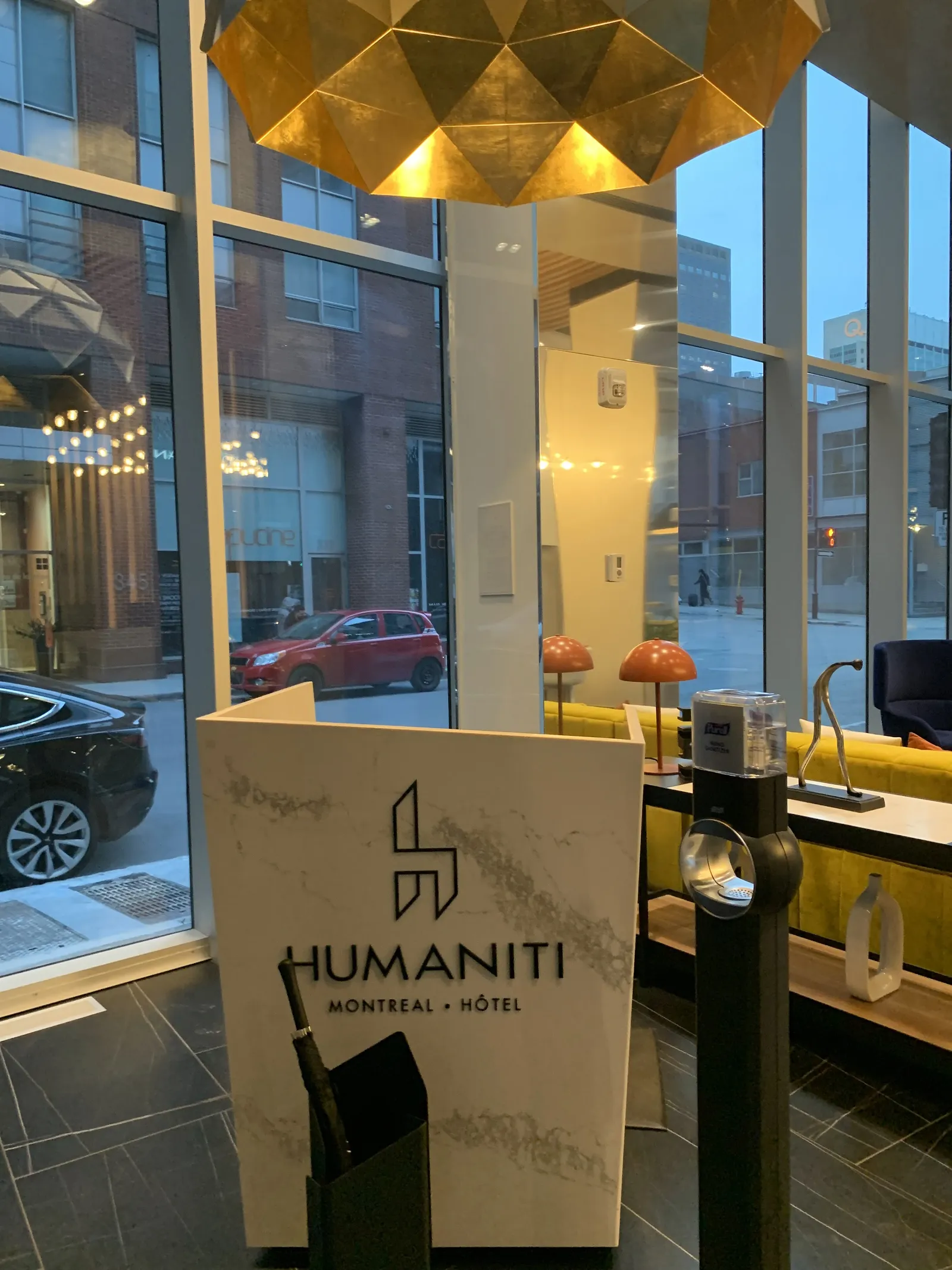 Humaniti Hotel Montreal — Exterior, Montréal
