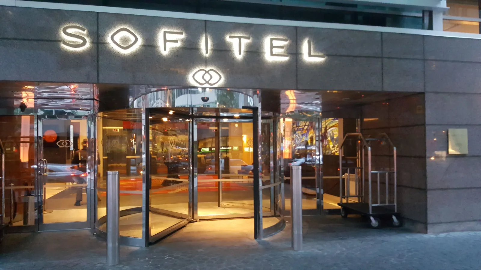 Sofitel Montreal Golden Mile — Exterior, Montréal