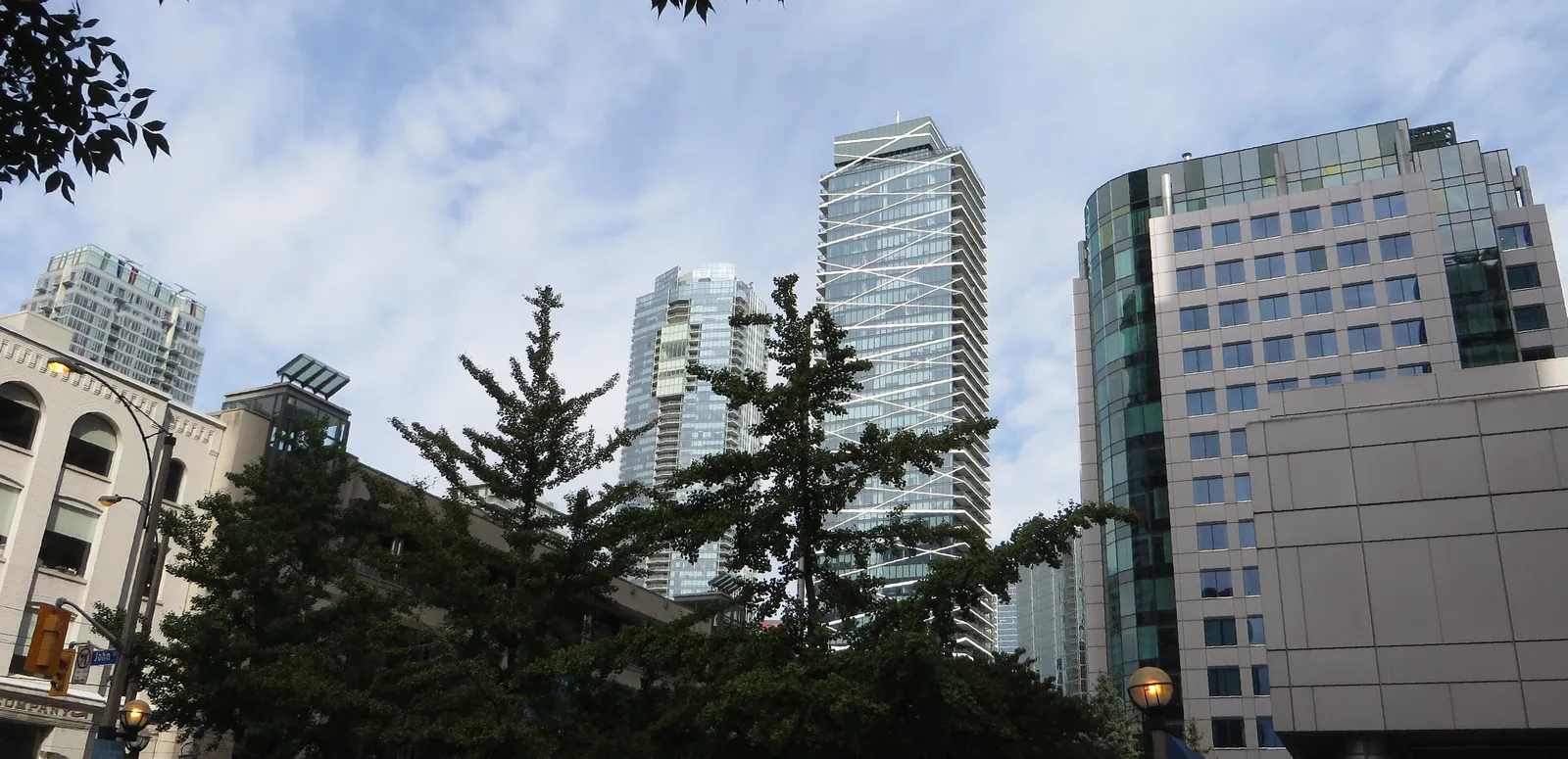 Shangri-La Toronto, Toronto