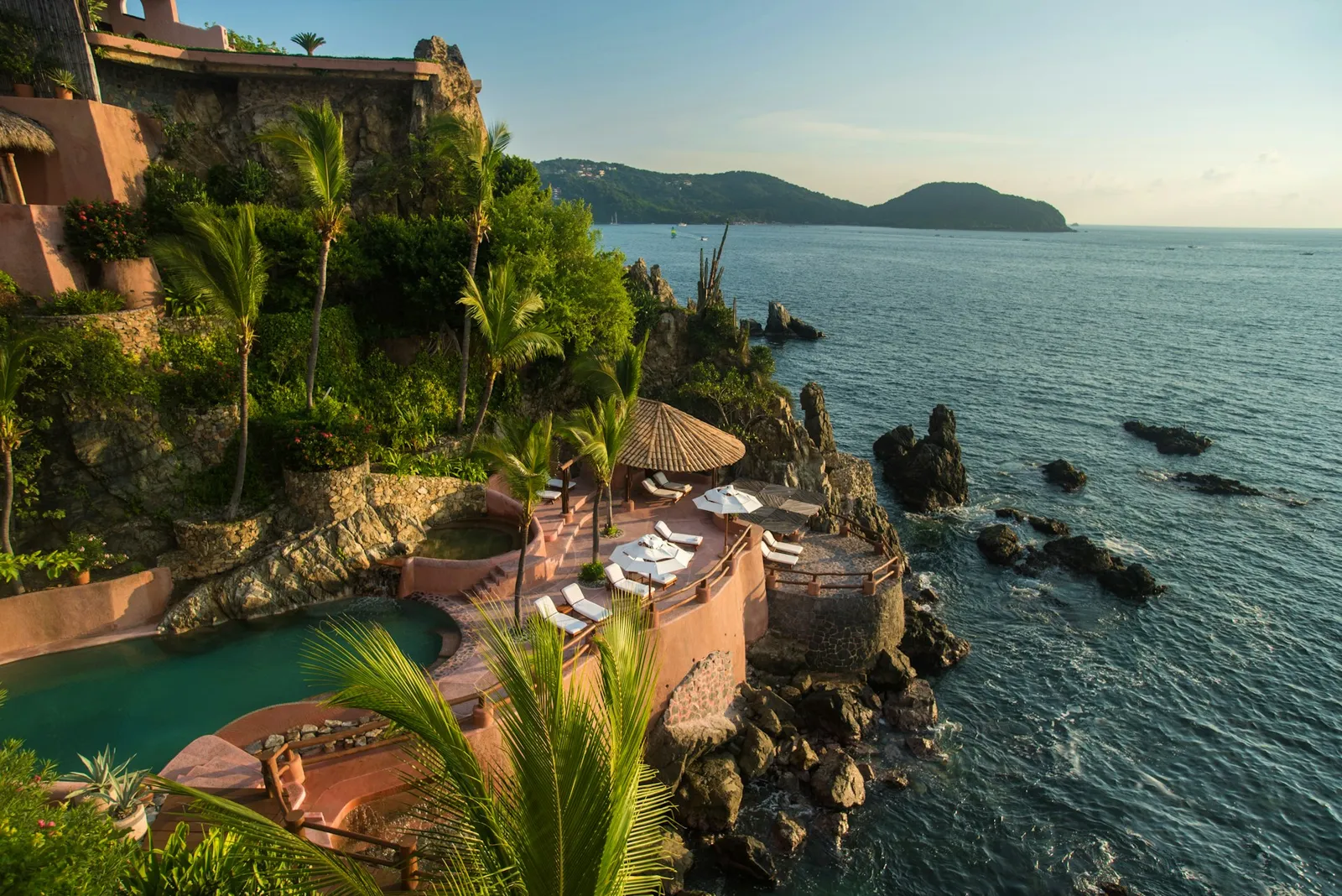La Casa Que Canta, Zihuatanejo