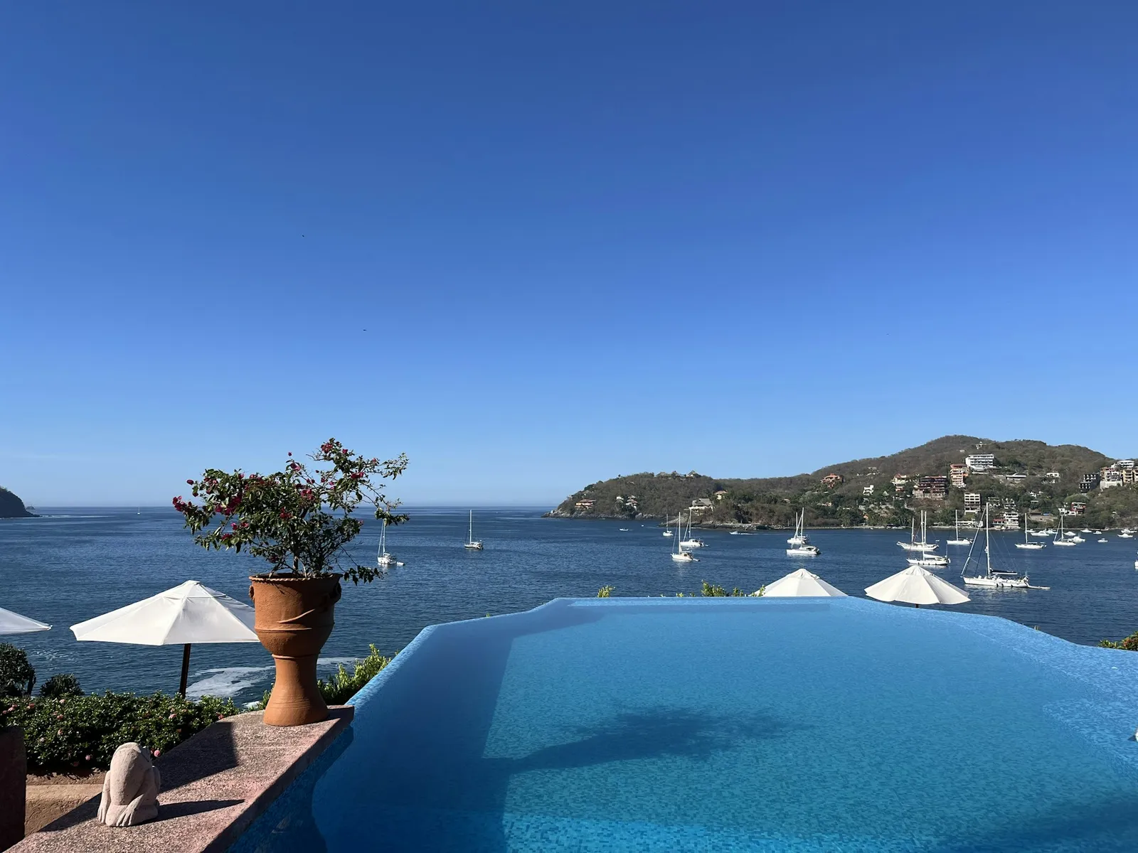 La Casa Que Canta, Zihuatanejo