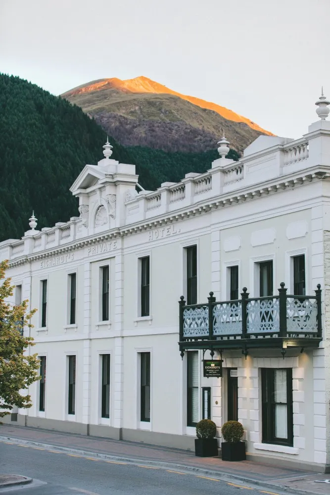 Eichardt S Private Hotel — Exterior, Queenstown