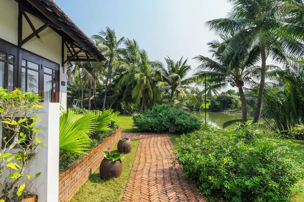 Namia River Retreat — Exterior, Madang