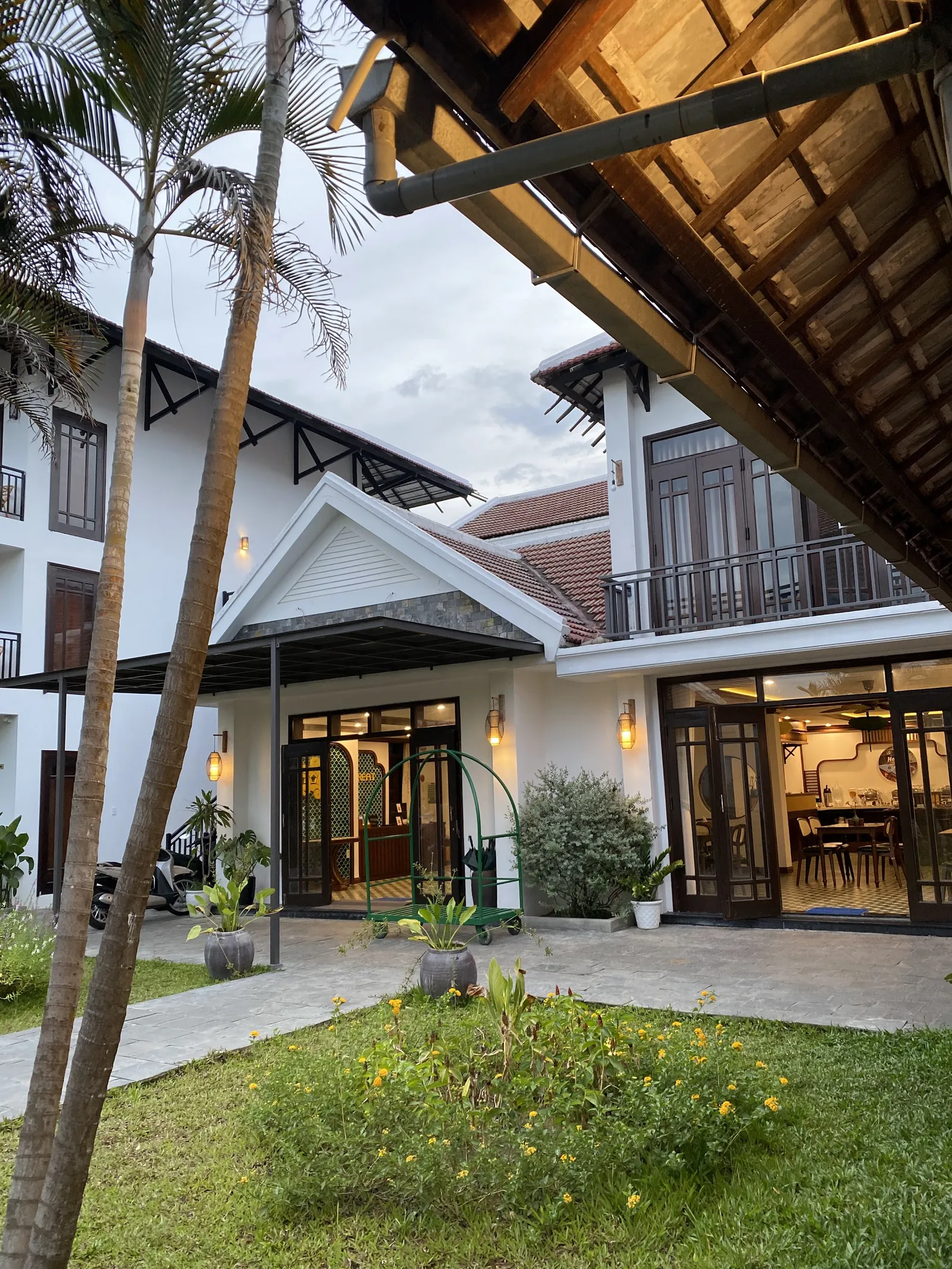 Namia River Retreat — Exterior, Madang