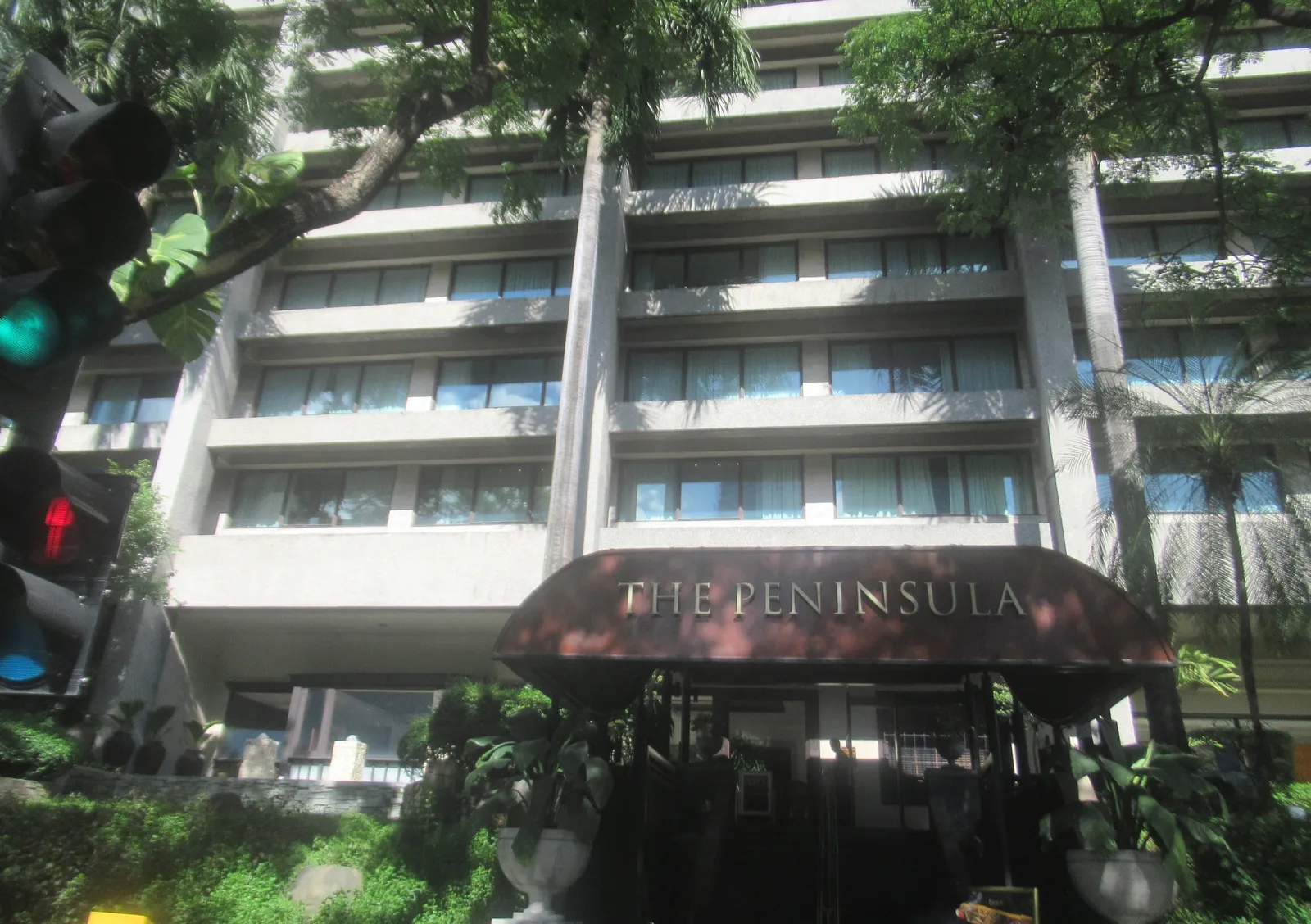 The Peninsula Manila, Manila