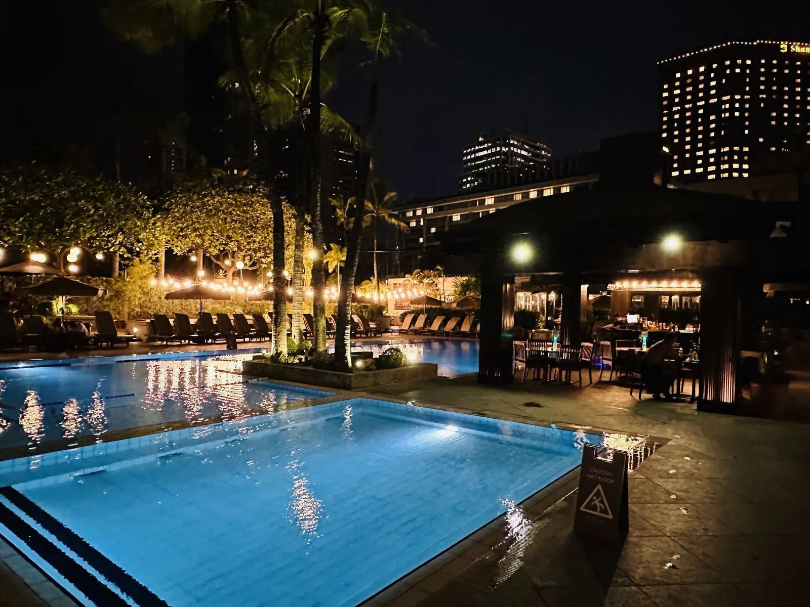 The Peninsula Manila — Exterior, Manila