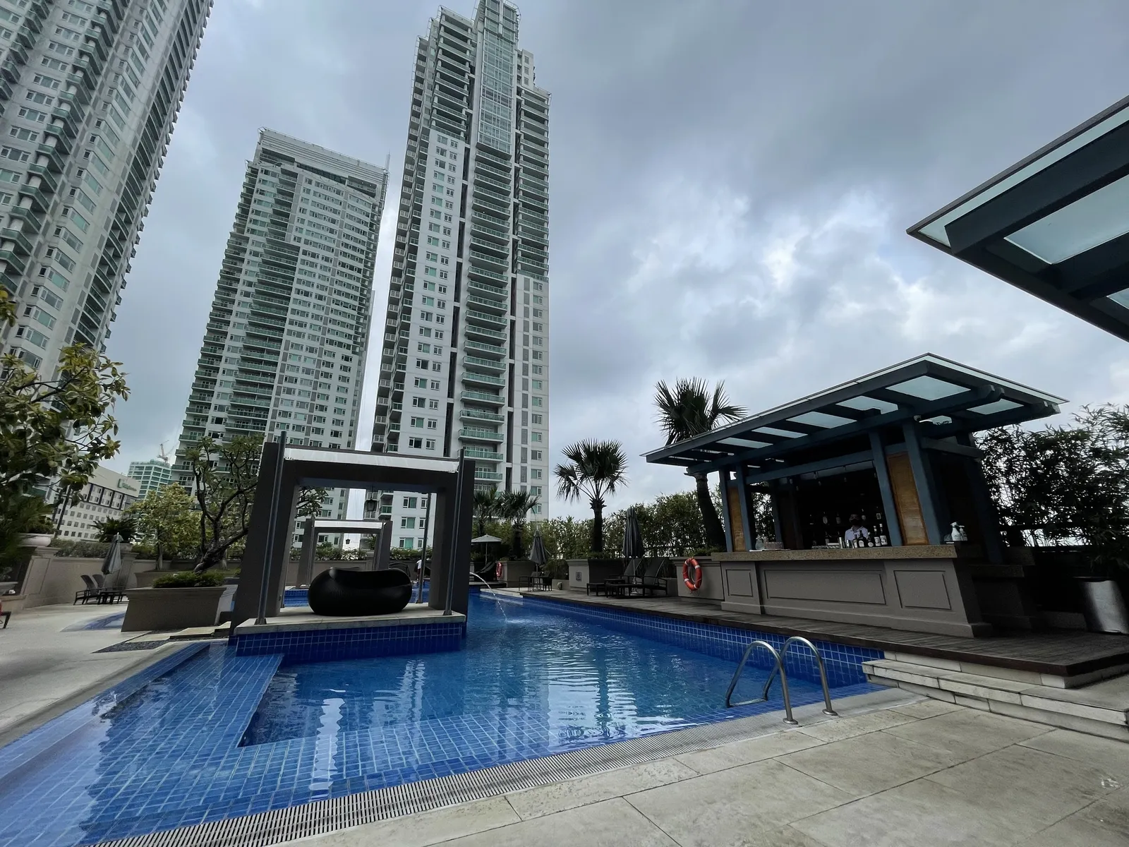 Raffles Makati — Exterior, Manila
